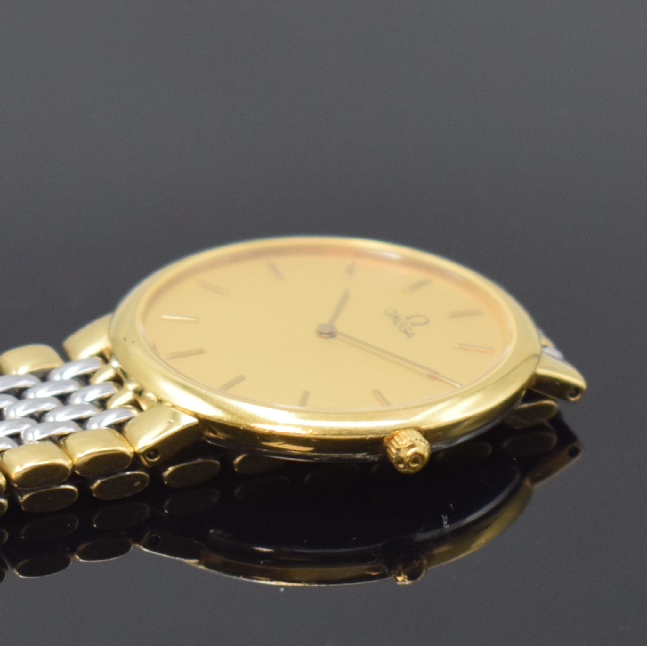 Detail c: OMEGA De Ville Armbanduhr Referenz 395 0875, Schweiz um 1990, quarz, Edelstahl und Gold komb., Gliederband m. Faltschl., Stahlboden aufgedr., gold. ...