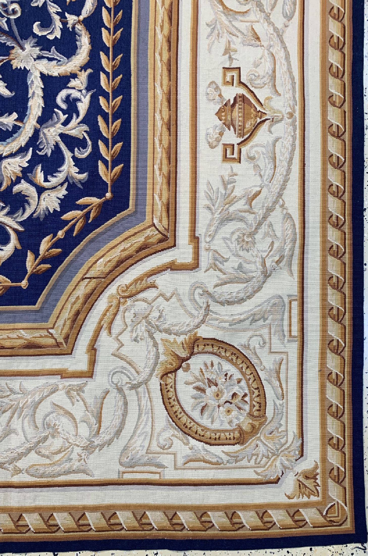 Detail a: Aubusson stil, China, ca. 50 Jahre, Wolle auf Baumwolle, ca. 300 x 235 cm, flachgewebt, EHZ: 1