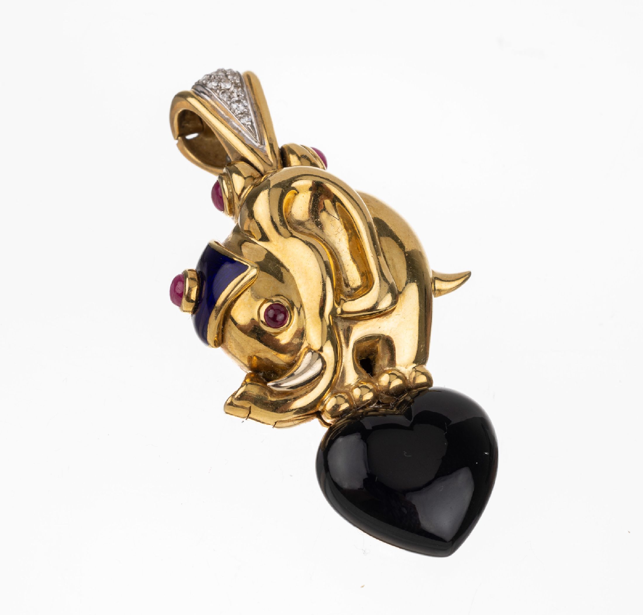 18 kt Gold Clip-Medaillonanhänger "Elefant", GG 750/000, 1 Onyx-Herz ca. 9.50 ct, 4 Rubin-Cabochons zus. ca. 0.60 ct, 17 Brillanten zus. ...