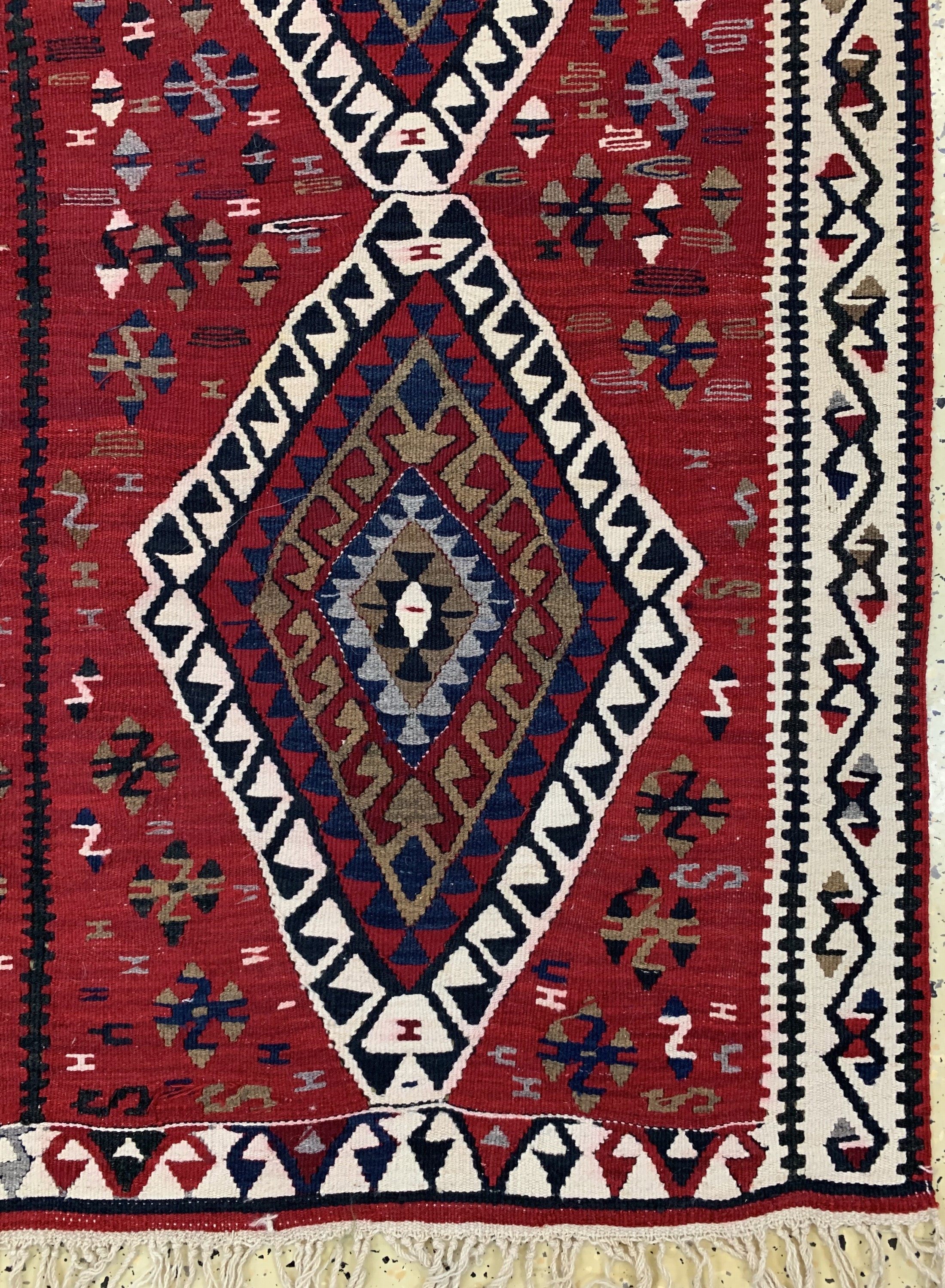 Detail a: Anatol Kelim(2 Bahnig), Türkei, ca. 50 Jahre, Wolle auf Wolle, ca. 208 x 126 cm, EHZ:2(Fleck).