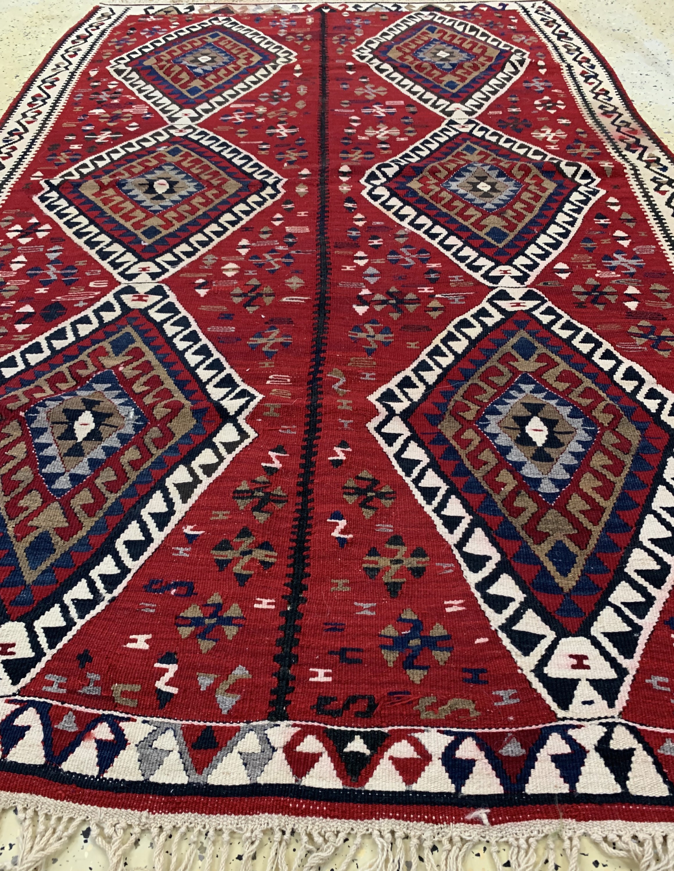 Detail c: Anatol Kelim(2 Bahnig), Türkei, ca. 50 Jahre, Wolle auf Wolle, ca. 208 x 126 cm, EHZ:2(Fleck).