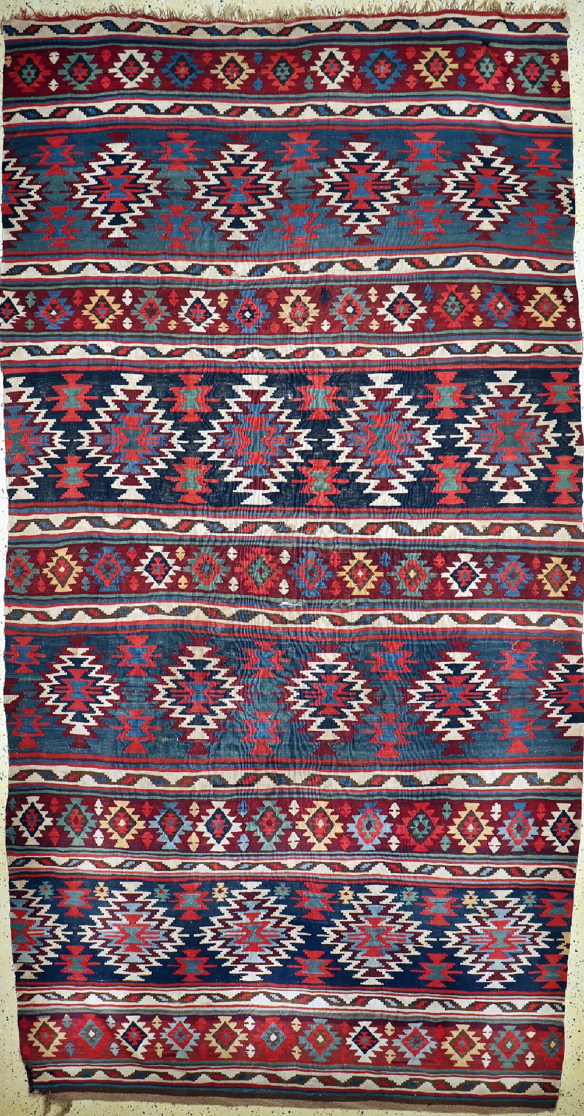 Schirwan Kelim antik, Kaukasus, um 1900, Wolle auf Wolle, ca. 412 x 207 cm, EHZ: 3-4