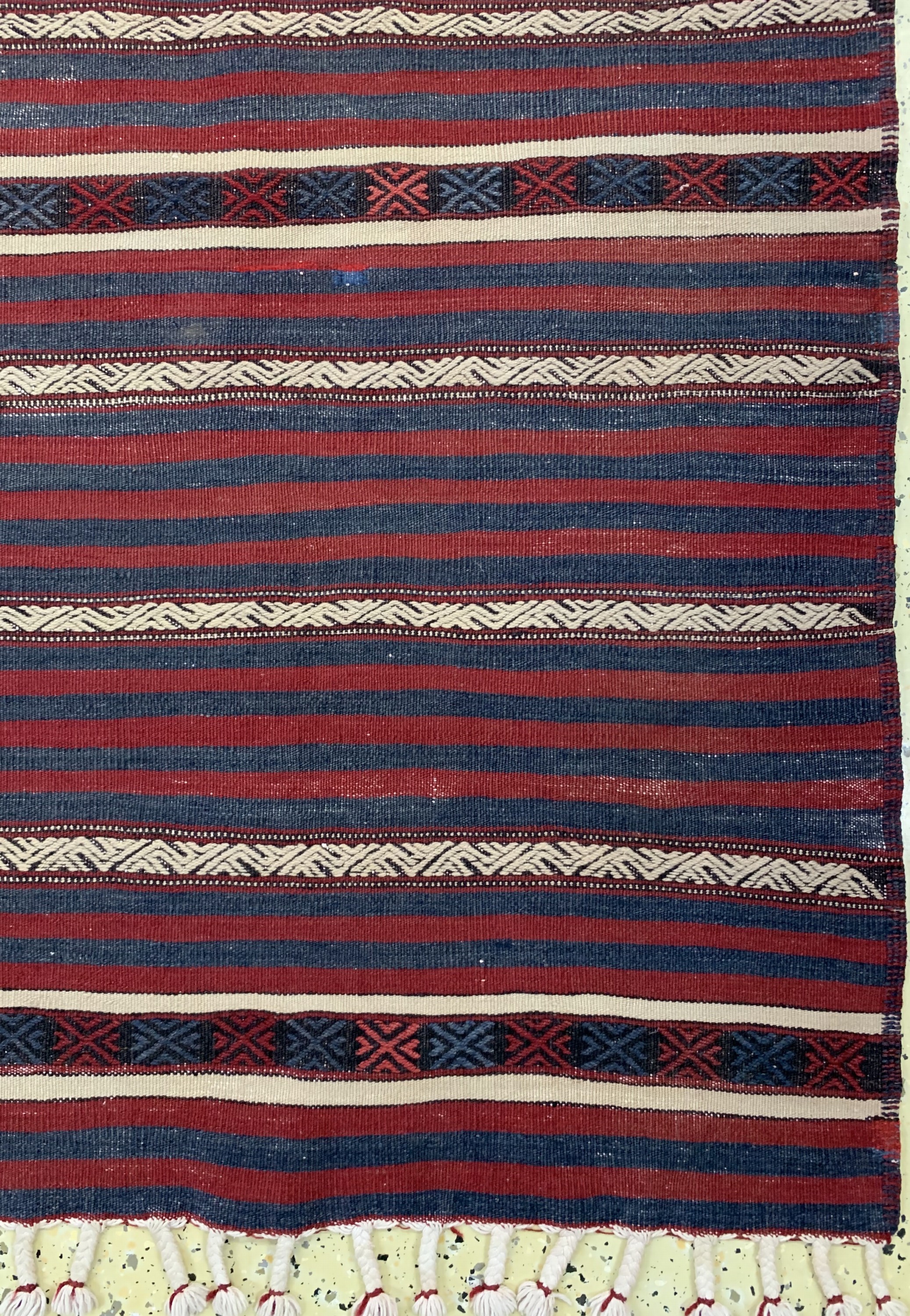 Detail a: Anatol Kelim alt, Türkei, um 1920, Wolle auf Wolle, ca. 244 x 154 cm, EHZ: 2(restauriert)