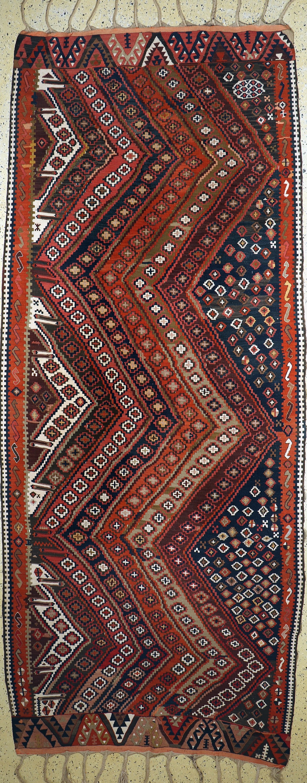 Anatol Kelim alt, Türkei, um 1930, Wolle auf Wolle, ca. 395 x 152 cm, EHZ: 2