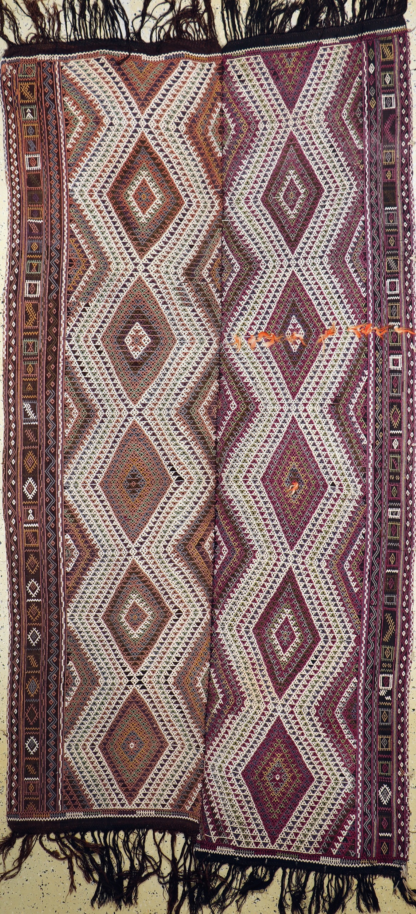 Malatya Cicim(2 Bahnig), Türkei, um 1930, Wolle auf Wolle, ca. 296 x 145 cm, EHZ: 2