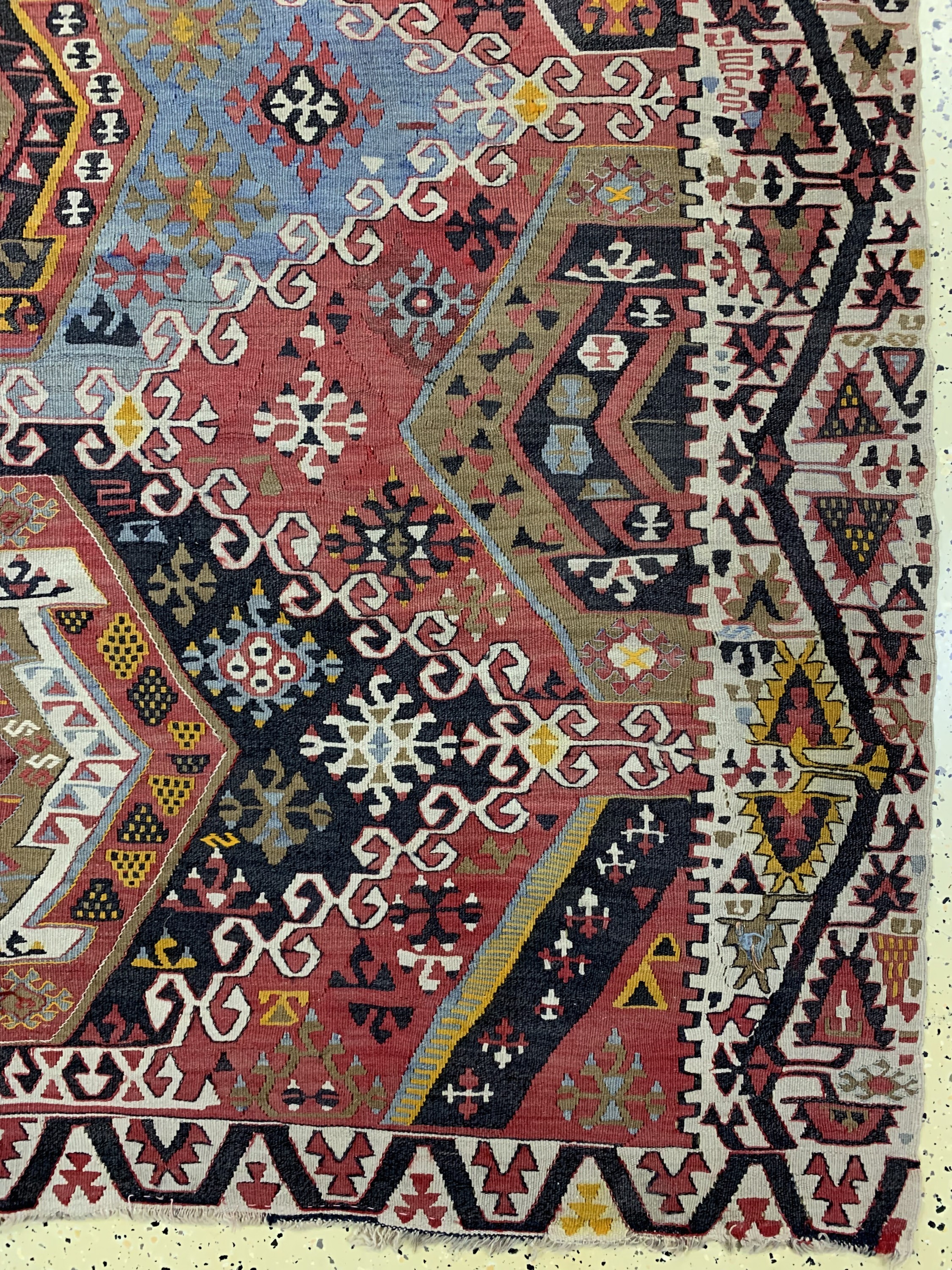 Detail a: Anatol Kelim antik(2 Bahnig), Türkei, um 1900, Wolle auf Wolle, ca. 363 x 176 cm, EHZ: 2(restauriert).