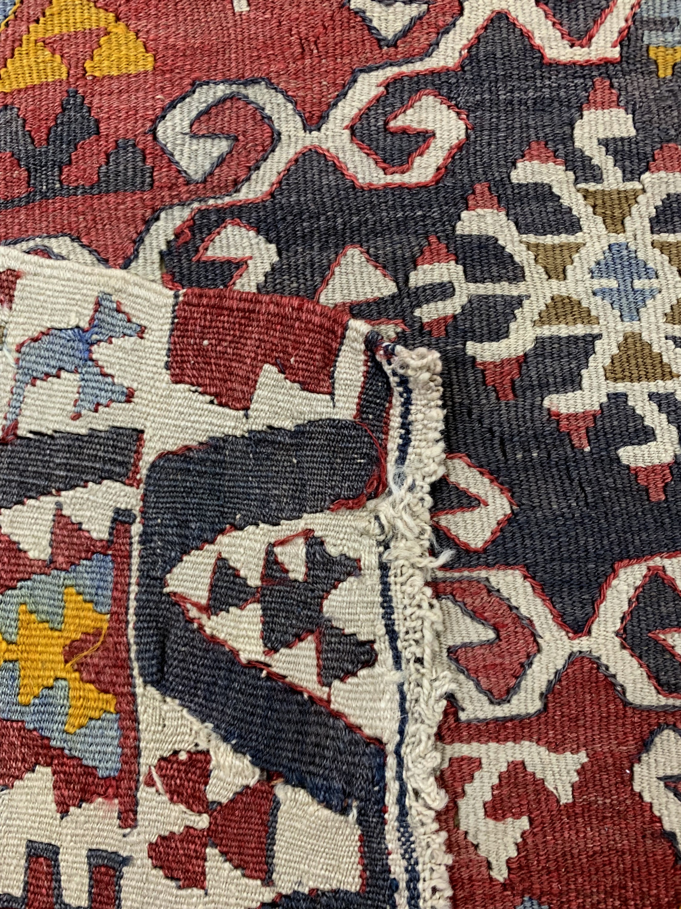 Detail e: Anatol Kelim antik(2 Bahnig), Türkei, um 1900, Wolle auf Wolle, ca. 363 x 176 cm, EHZ: 2(restauriert).
