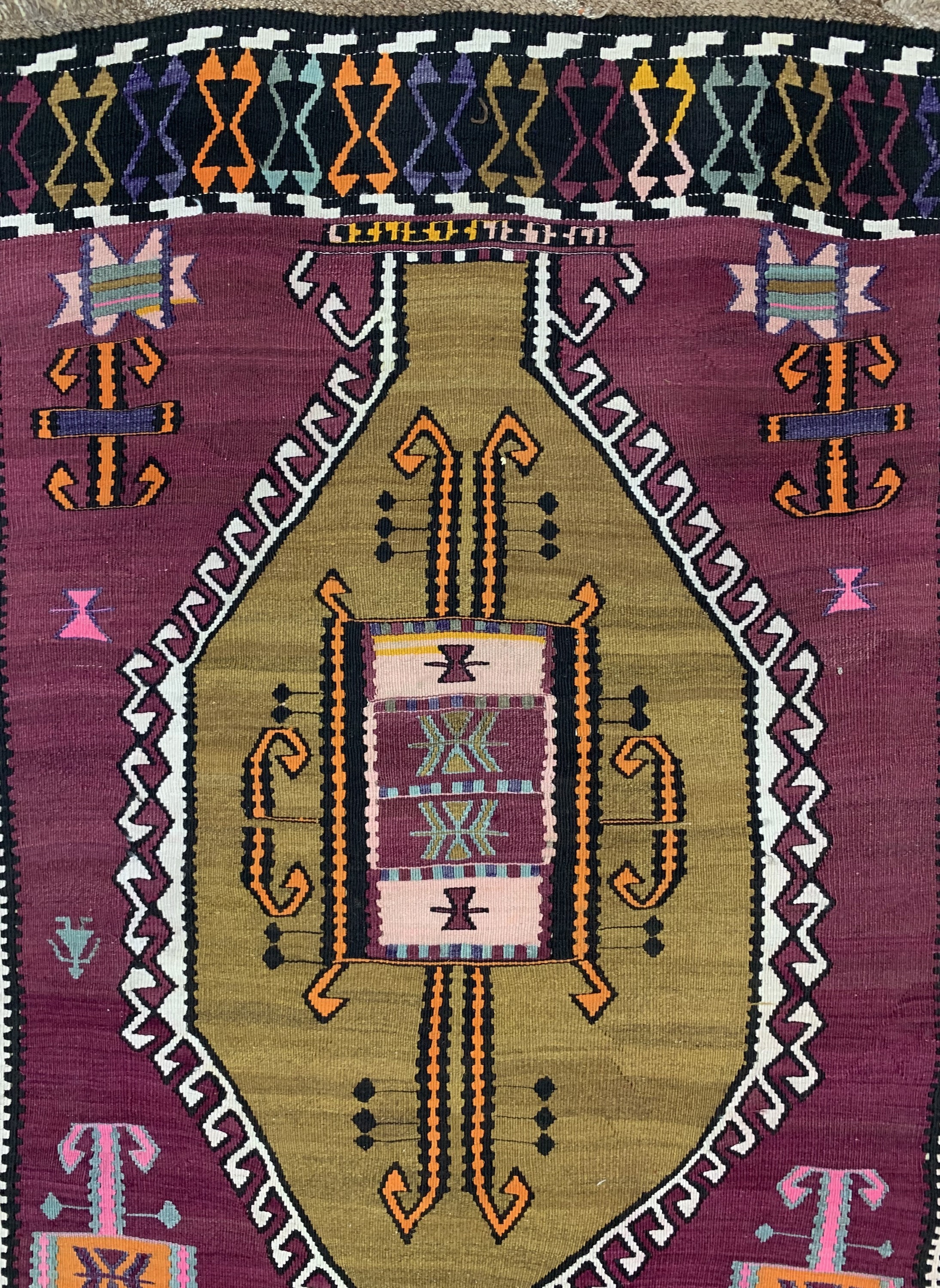Detail a: Anatol Kelim alt, Türkei, um 1950, Wolle auf Wolle, ca. 420 x 130 cm, EHZ: 2