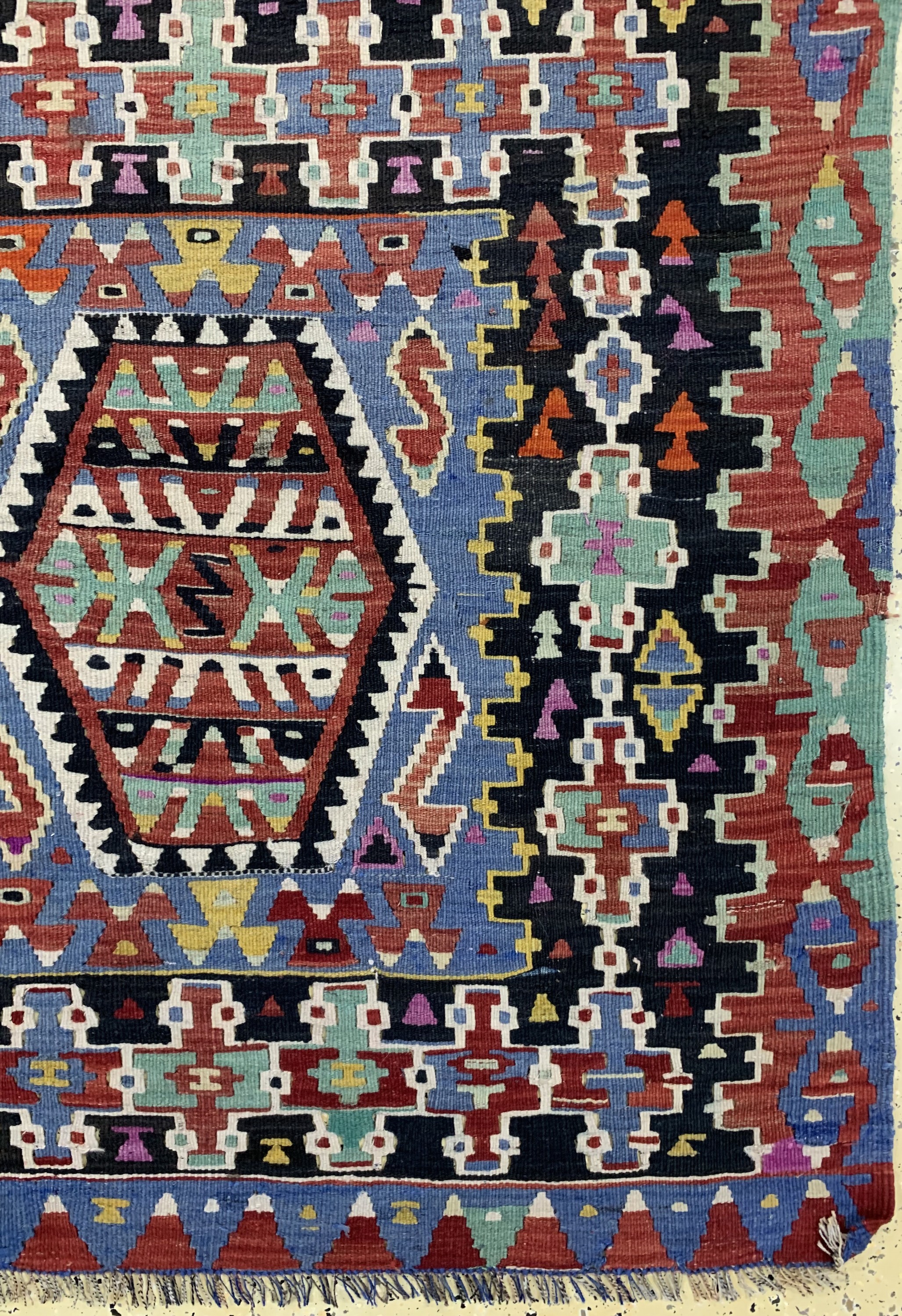 Detail a: Anatol Kelim alt, Türkei, um 1940/1950, Wolle auf Wolle, ca. 305 x 170 cm, EHZ: 2 (kleine Reparaturen)
