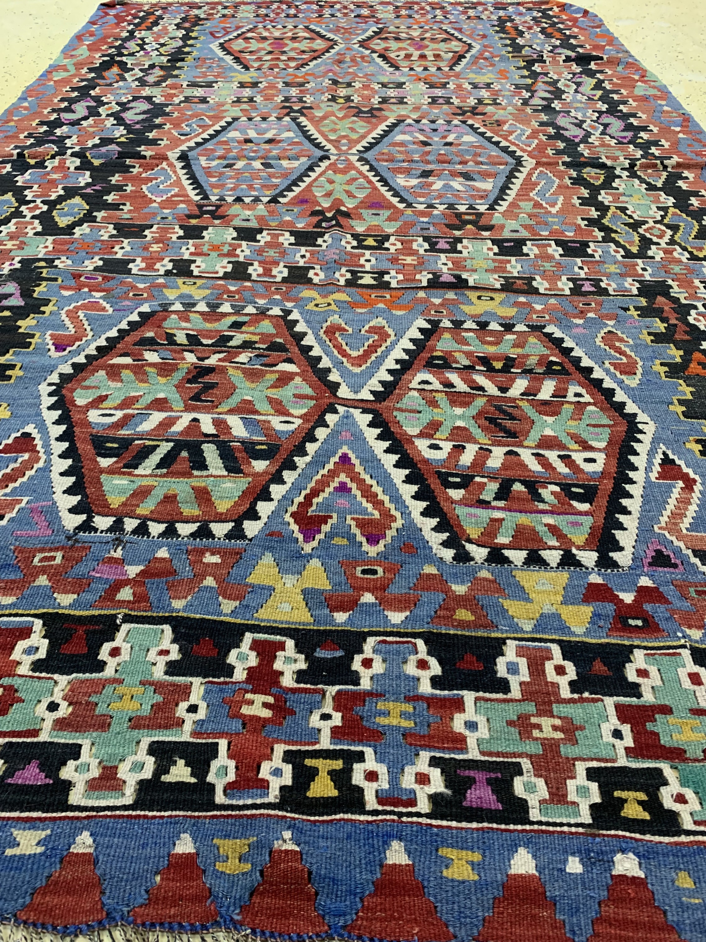 Detail d: Anatol Kelim alt, Türkei, um 1940/1950, Wolle auf Wolle, ca. 305 x 170 cm, EHZ: 2 (kleine Reparaturen)