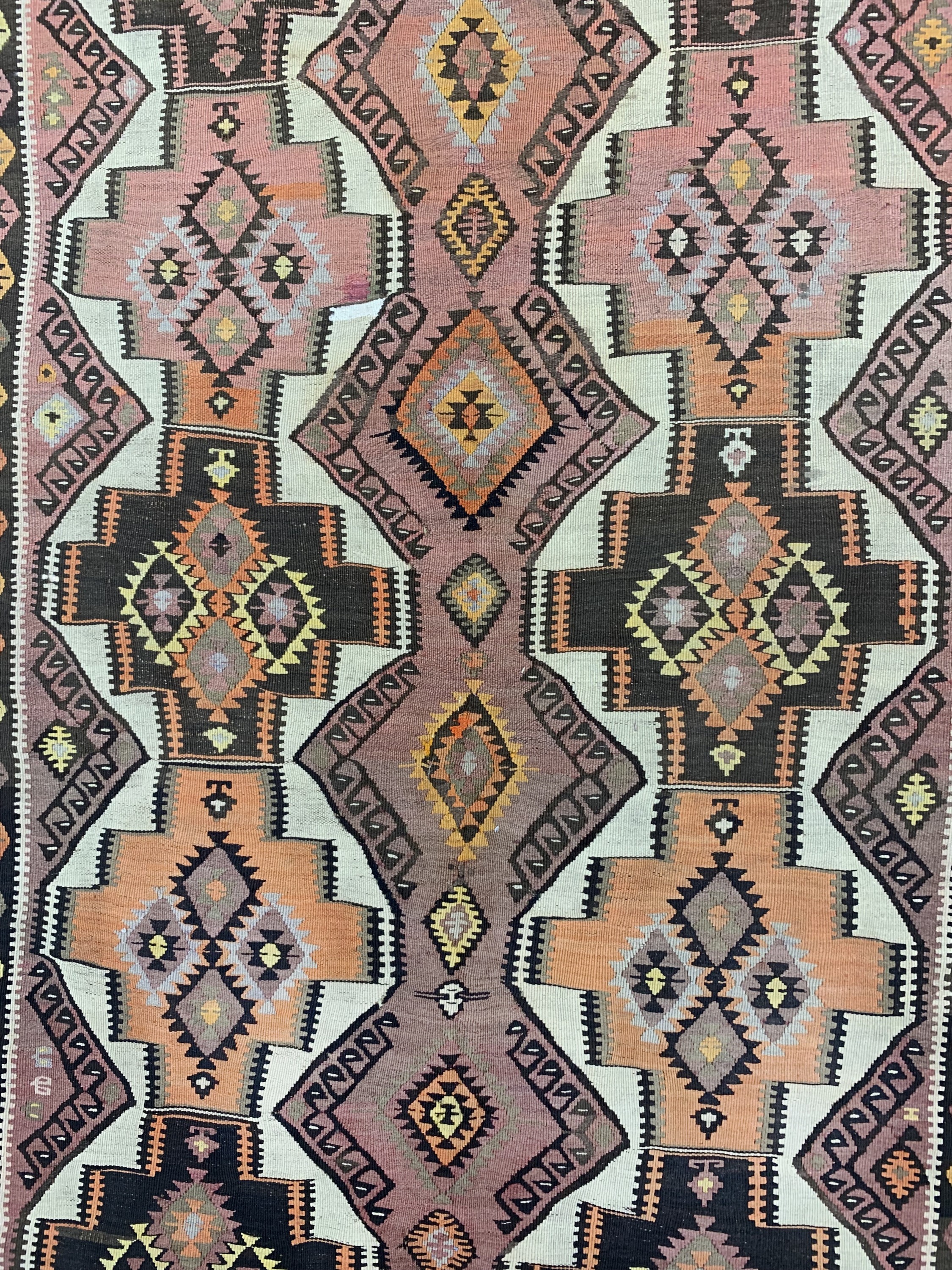 Detail b: Kars Kelim alt, Türkei, um 1940/1950, Wolleauf Wolle, ca. 350 x 127 cm, EHZ: 2