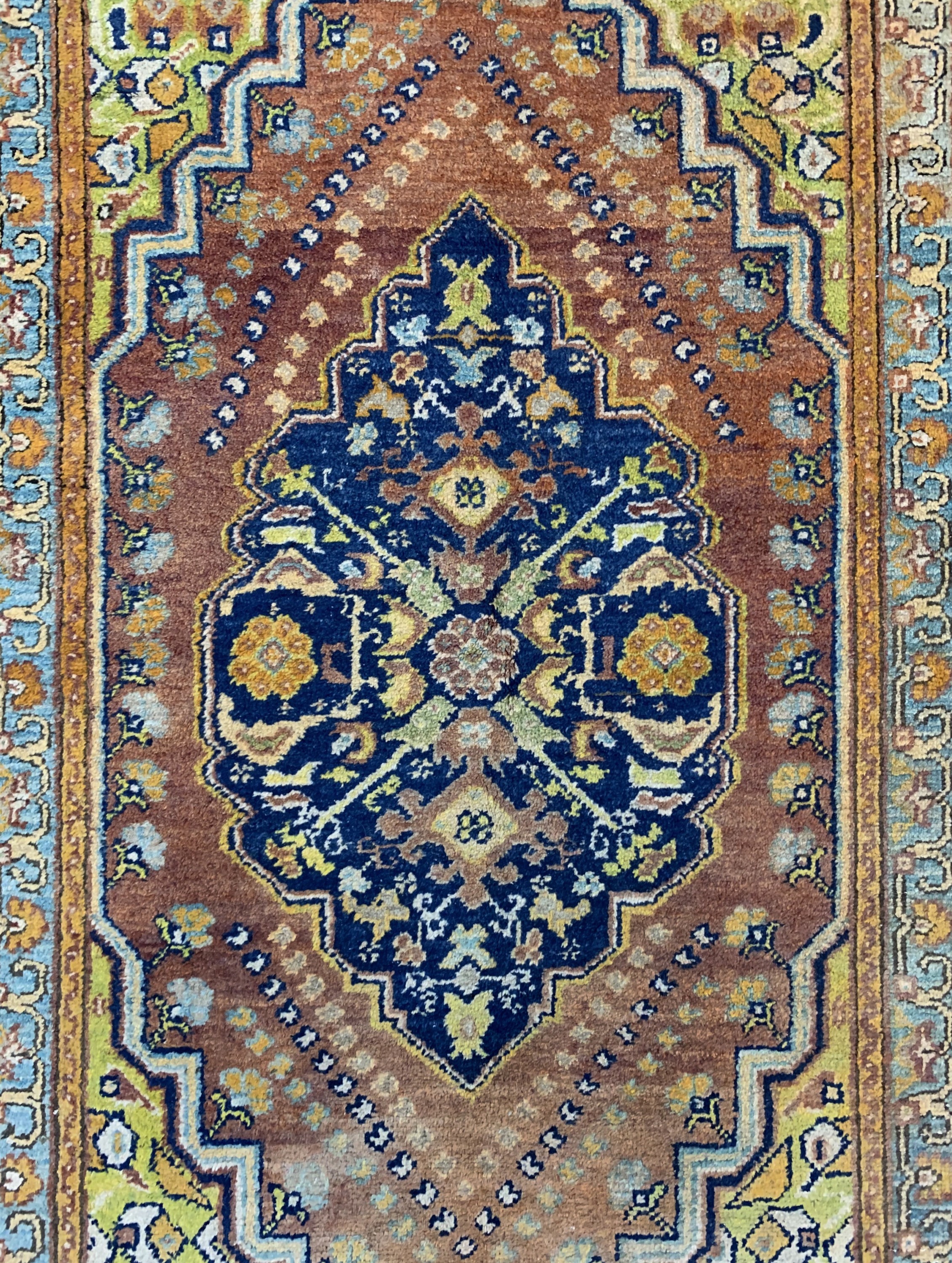 Detail b: Karabagh alt, Kaukasus, um 1920/1930, Wolleauf Wolle, ca. 222 x 145 cm, EHZ: 2(oxidiert)