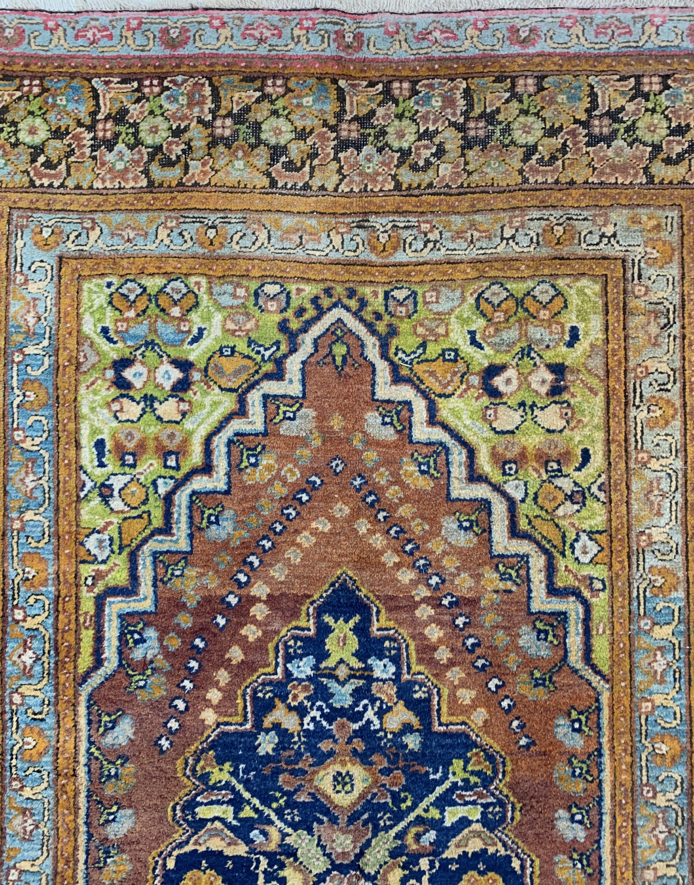 Detail c: Karabagh alt, Kaukasus, um 1920/1930, Wolleauf Wolle, ca. 222 x 145 cm, EHZ: 2(oxidiert)