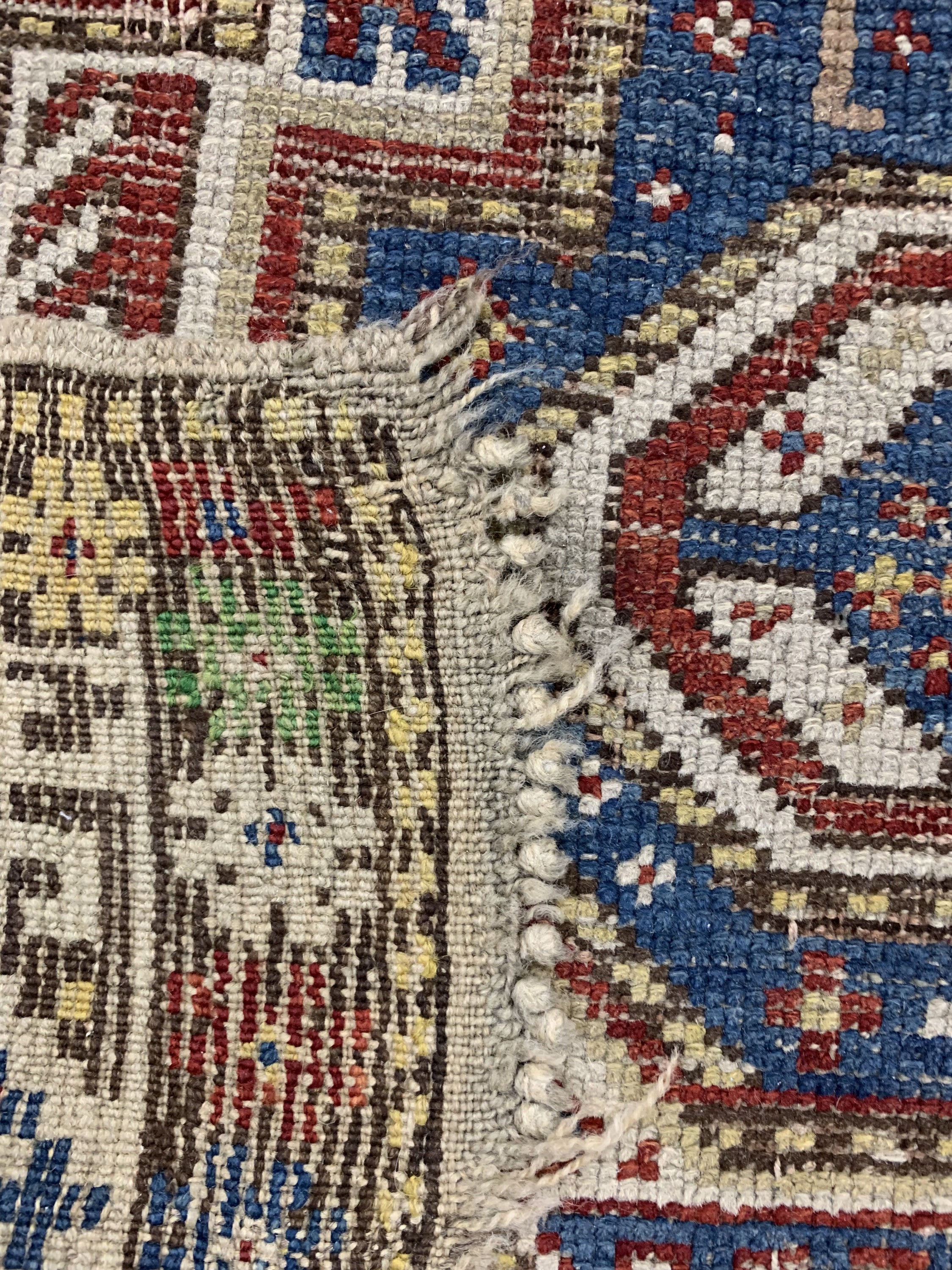 Detail e: Antiker"Schild-Kazak", Kaukasus, 19.Jhd, Wolle auf Wolle, ca. 140 x 103 cm, EHZ: 4