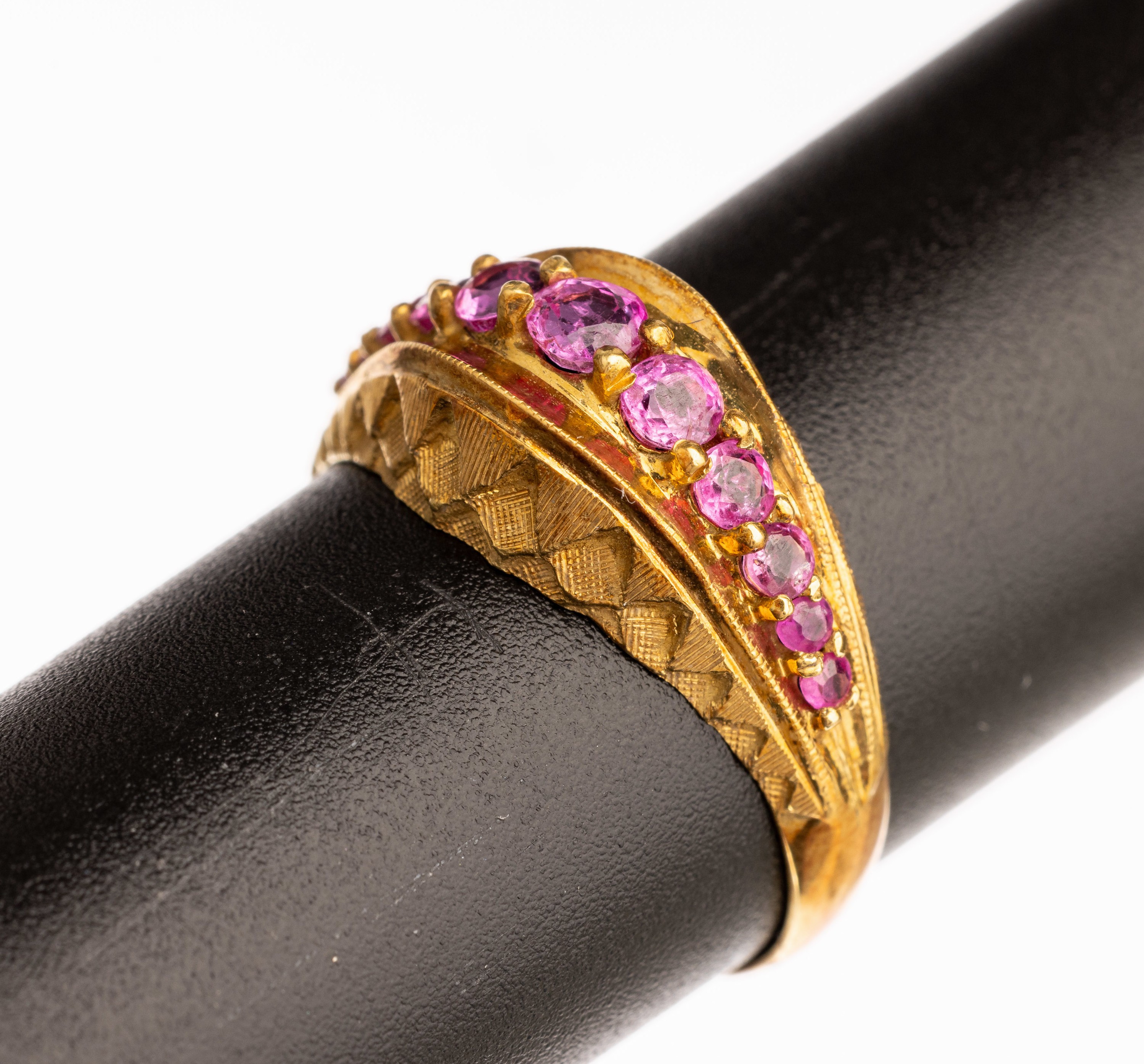 18 kt Gold Saphir-Ring, GG 750/000, part. sat., 11 rundfacett. Pinksaphire zus. ca. 0.25 ct, RW 58, ca. 3.7 g