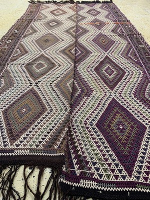 26714557d - Malatya Cicim(2 lanes), Turkey, around 1930, wool on wool, approx. 296 x 145 cm, condition: 2. Rugs, Carpets & Flatweaves