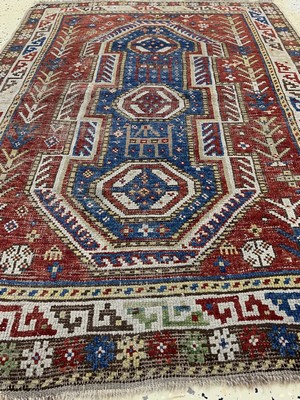 26714593d - Antique Sewan "Shield Kazak", Caucasus, 19th century, wool on wool, approx. 140 x 103 cm, condition: 4. Rugs, Carpets & Flatweaves