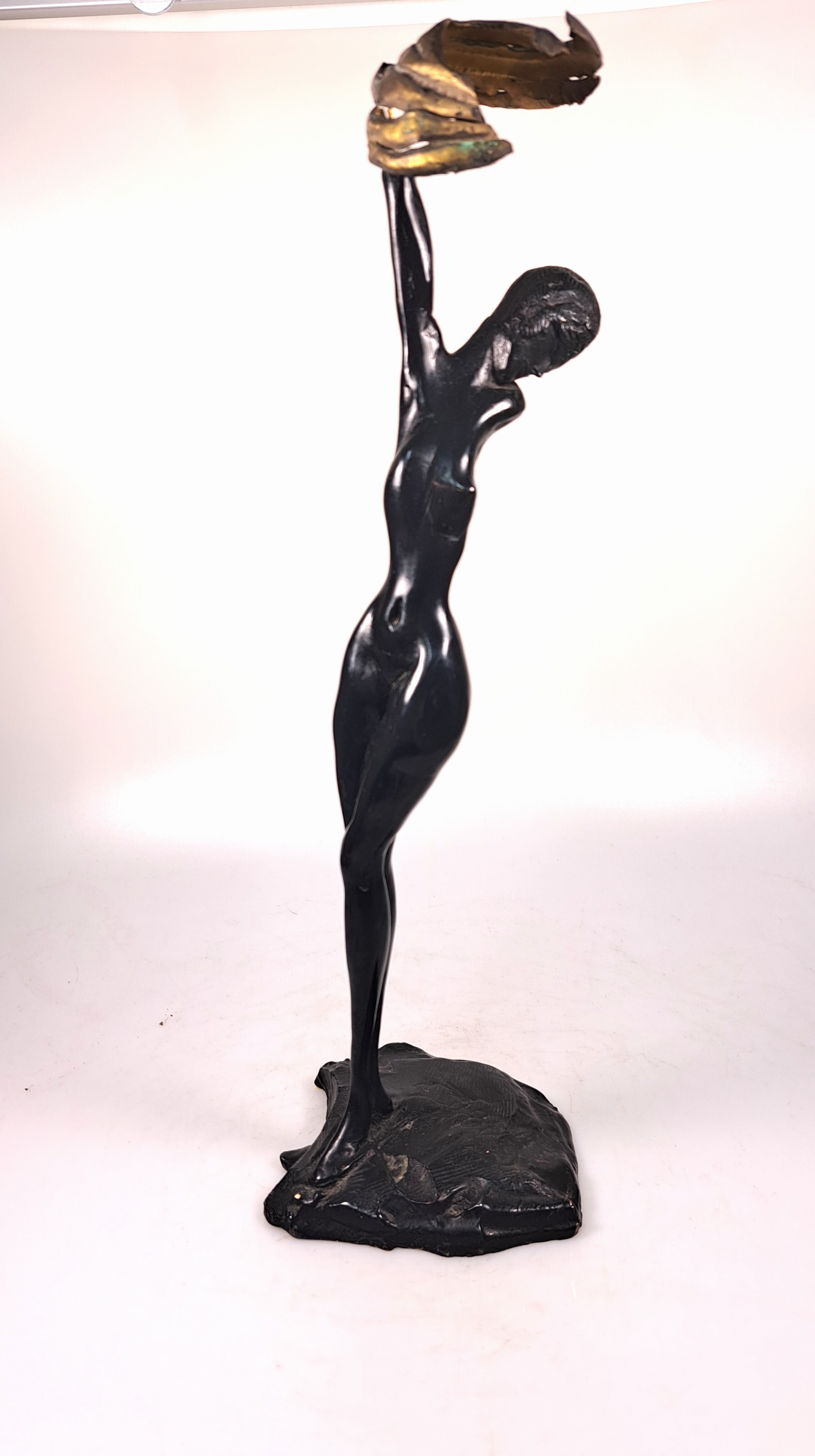 Detail a: Ernst Fuchs, 1930-2015 Wien, Bronzeplastik, "Daphne", 1973, Ed. 980/3000, signiert, Euro Art Venturi Arte, H. 39,5 cm, erworben 1975 Euro ...