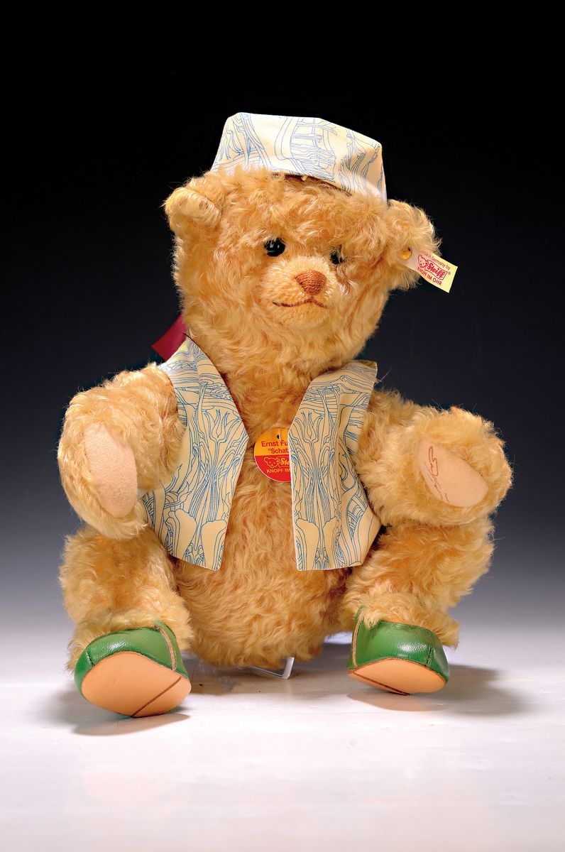 Detail k: Ernst Fuchs (1930-2015) für Steiff, Teddybär"Schatzi", 2002, Ed. 665/2002, Pfote mit Aufgestickter Künstlersignatur, mit Porzellan ...