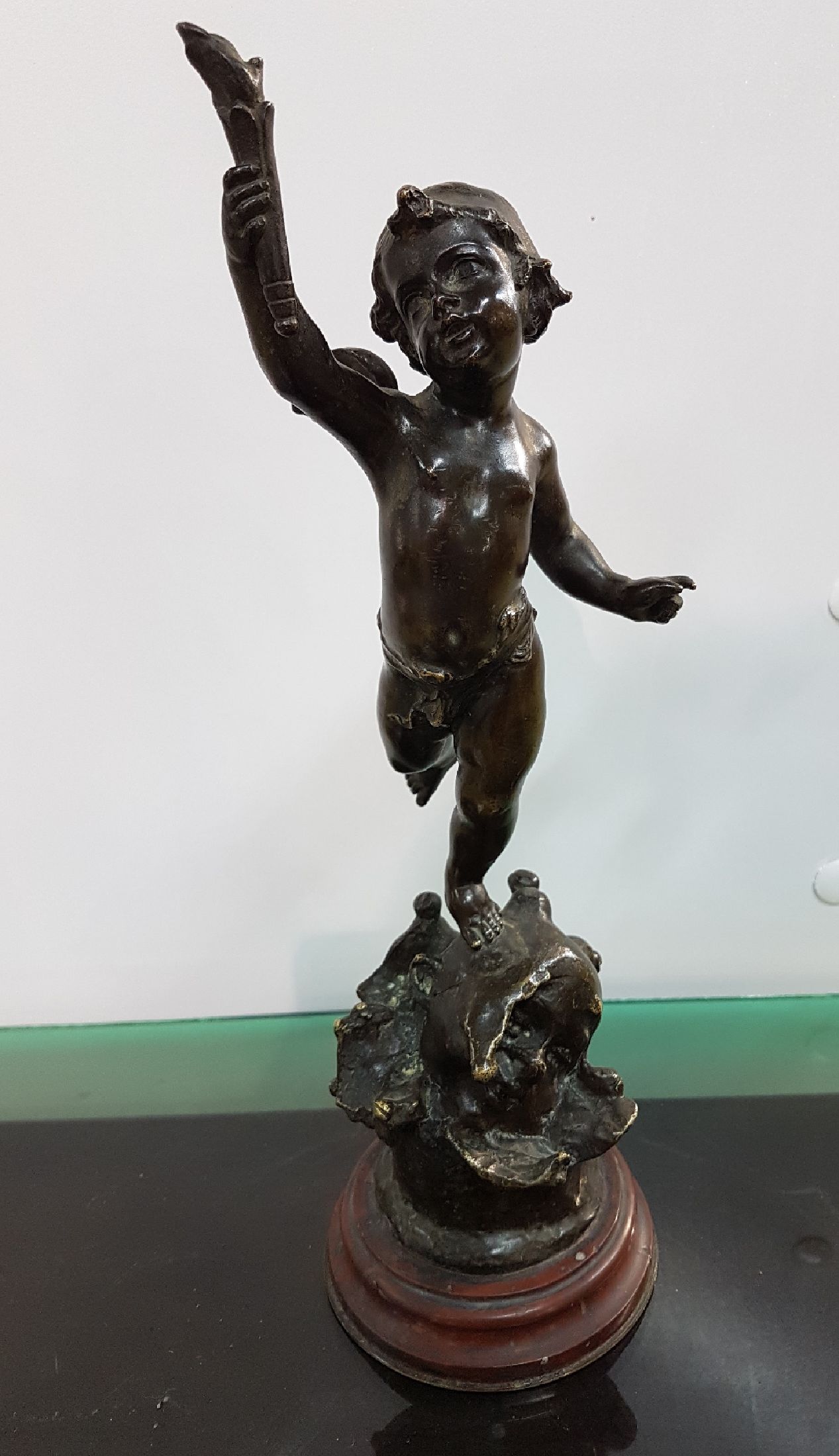Detail a: Skulptur von Georges de Kerveguen, gest. 1897, Amor mit einer Fackel, Bronze, sign., Gießerstempel unleserlich, Steinsockel besch., Gesamth. ca. 31cm