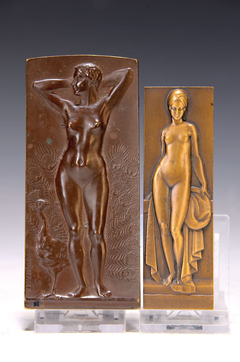 2 Jugendstil Bronze-Plaketten, Anton Rudolf Weinberger (1879-1936) "Die Schönheit", um 1910, 11,5x5 cm; Pierre Turin (1891-1968), Venus im ...