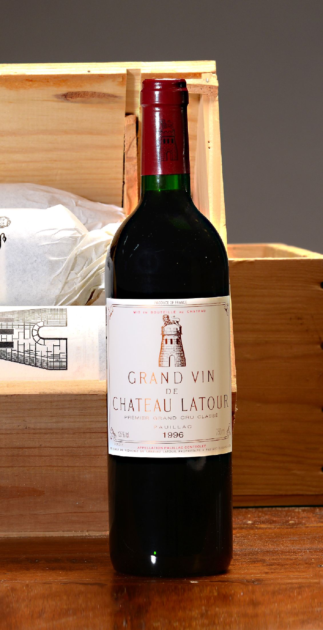 Detail a: 6 Flaschen 1996 Chateau Latour, Paulliac, Premier grand cru classé, je 750ml, orig. verkorkt und unverkostet, orig. Holzkiste