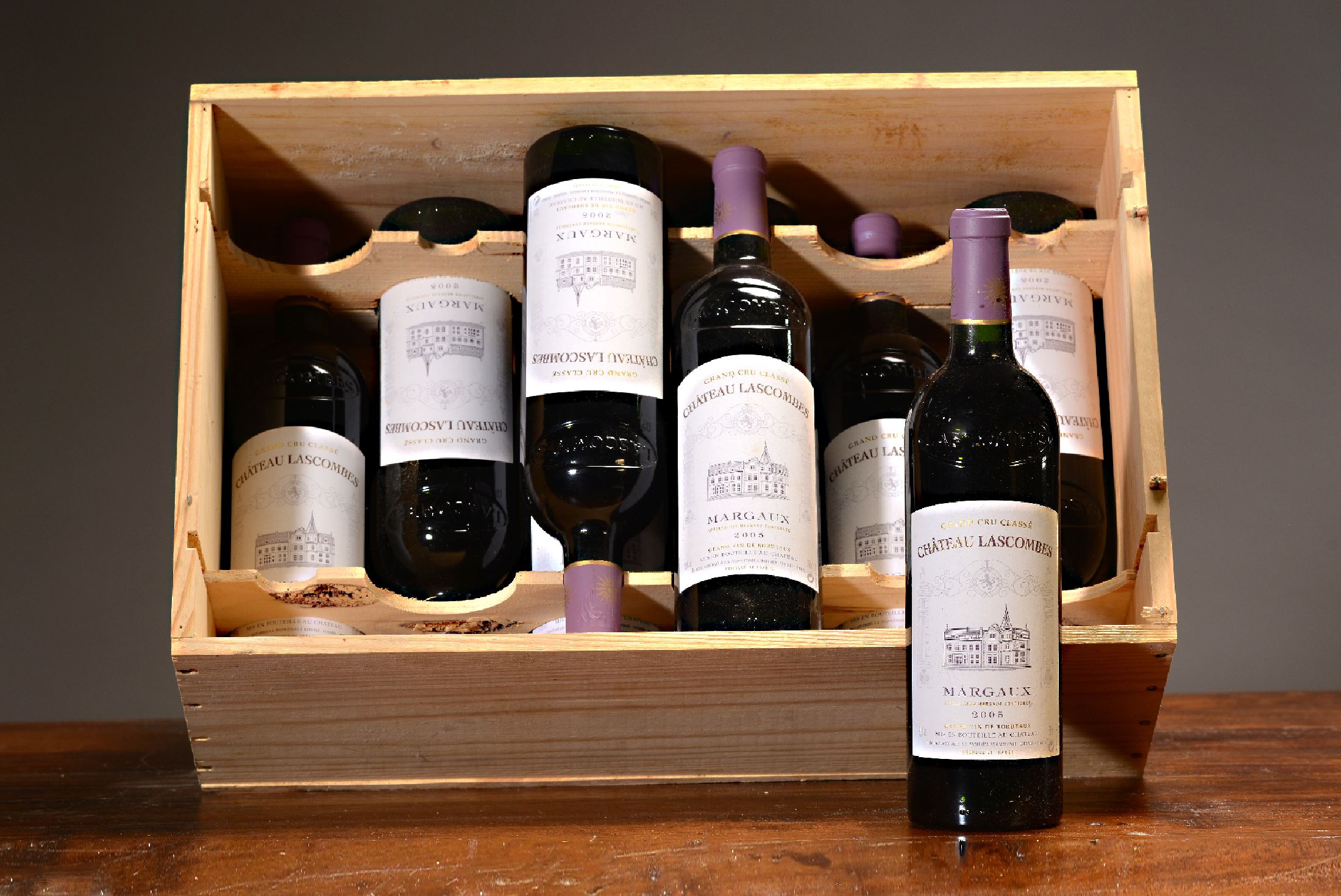 9 Flaschen 2005 Chateau Lascombes, Margaux, grand cru classé, je 75cl, 13.5%, orig. verkorkt und unverkostet, orig. Holzkiste ohne Deckel