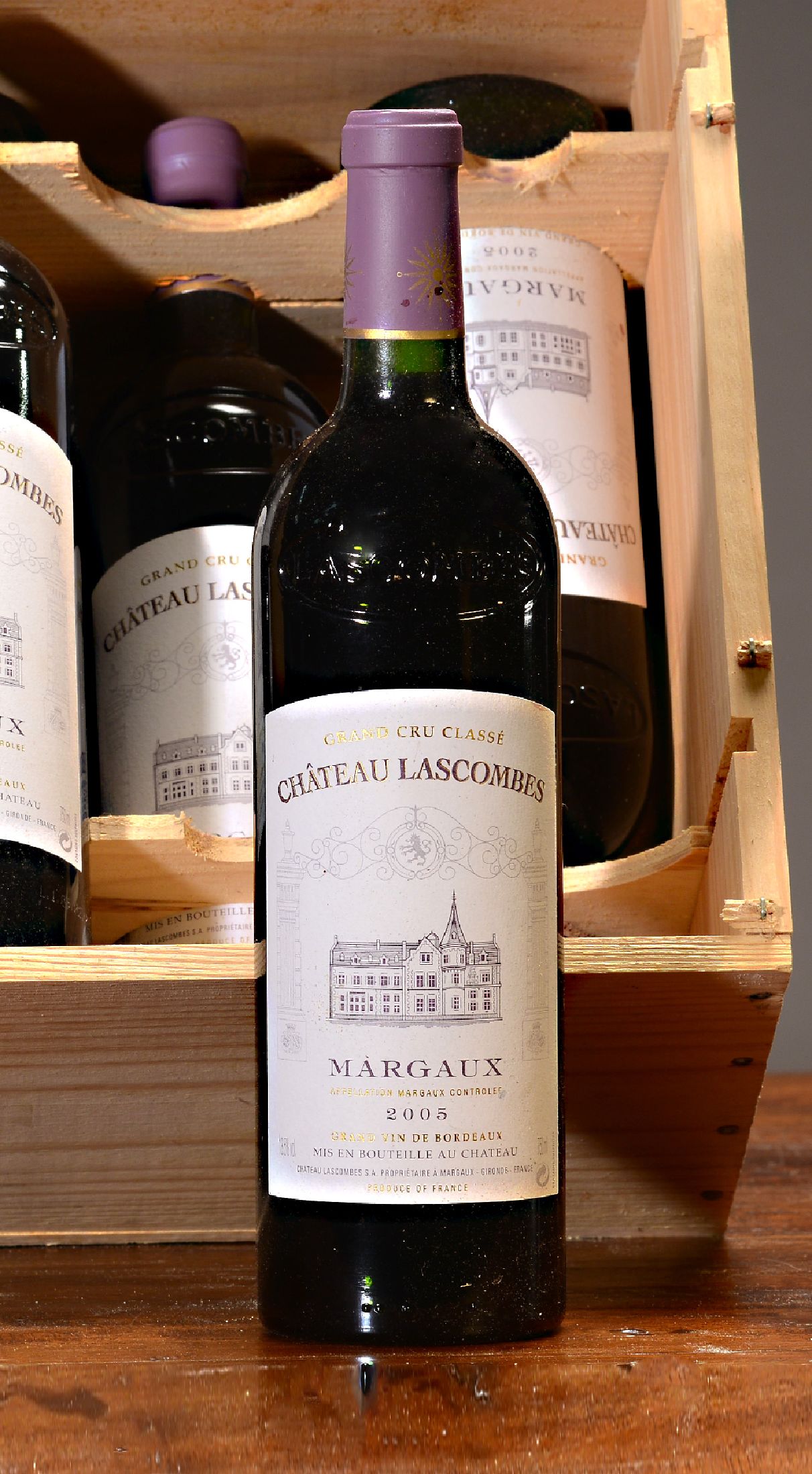 Detail a: 9 Flaschen 2005 Chateau Lascombes, Margaux, grand cru classé, je 75cl, 13.5%, orig. verkorkt und unverkostet, orig. Holzkiste ohne Deckel