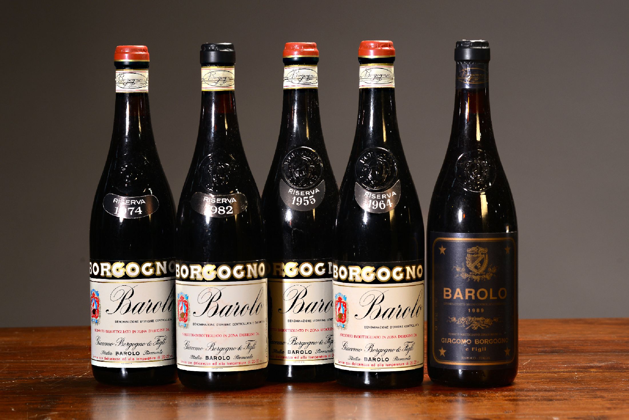8 Flaschen Giacomo Borgogno, Barolo, je eine Flasche der Jahrgänge: 1947, 1955, 1964, 1967, 1974, 1978, 1982, 1989, einzeln in orig. Kartons, je ...