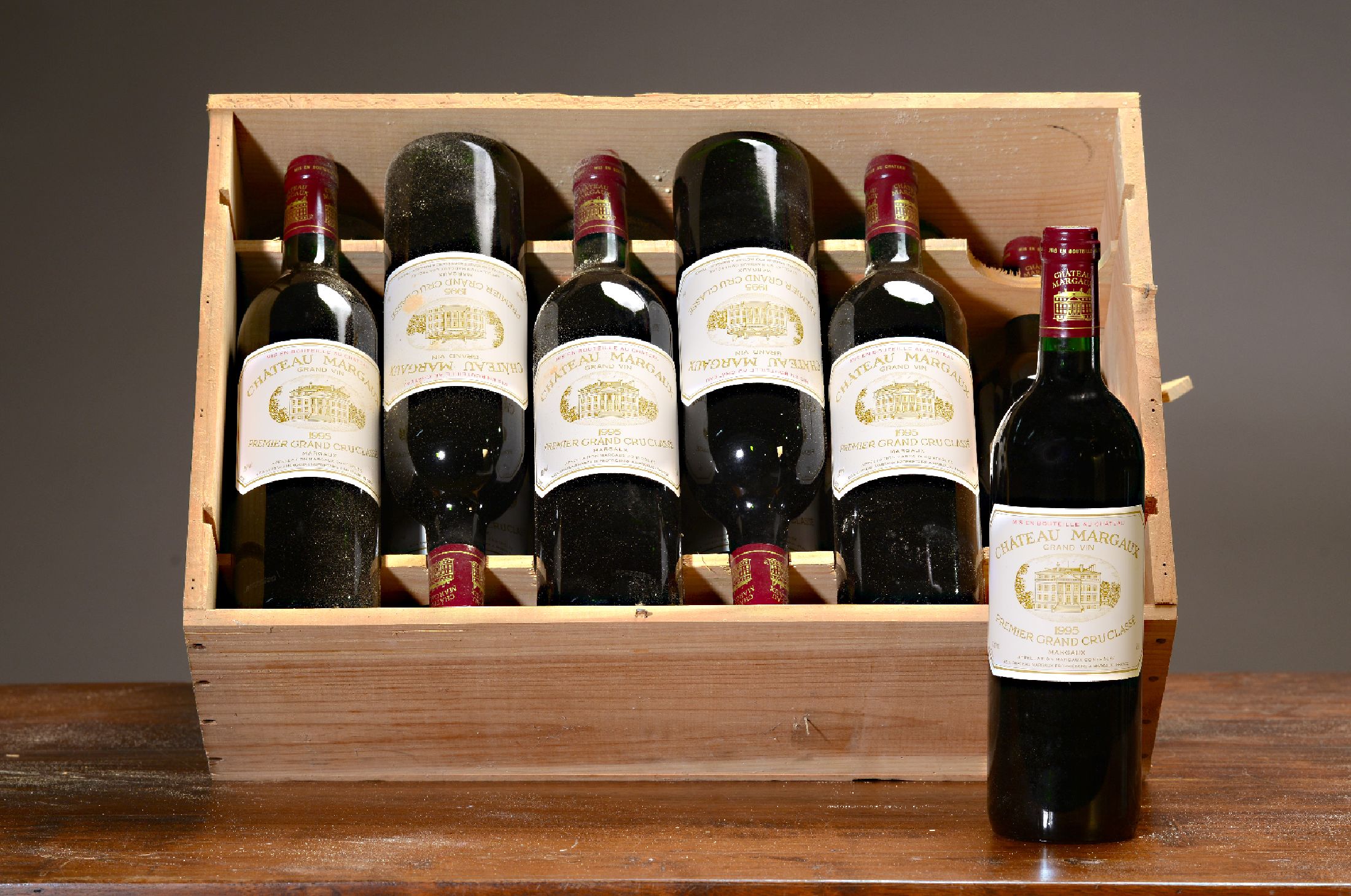 12 Flaschen 1995 Chateau Margaux, premier grand cru, je 75cl, orig. verkorkt und unverkostet, orig. Holzkiste