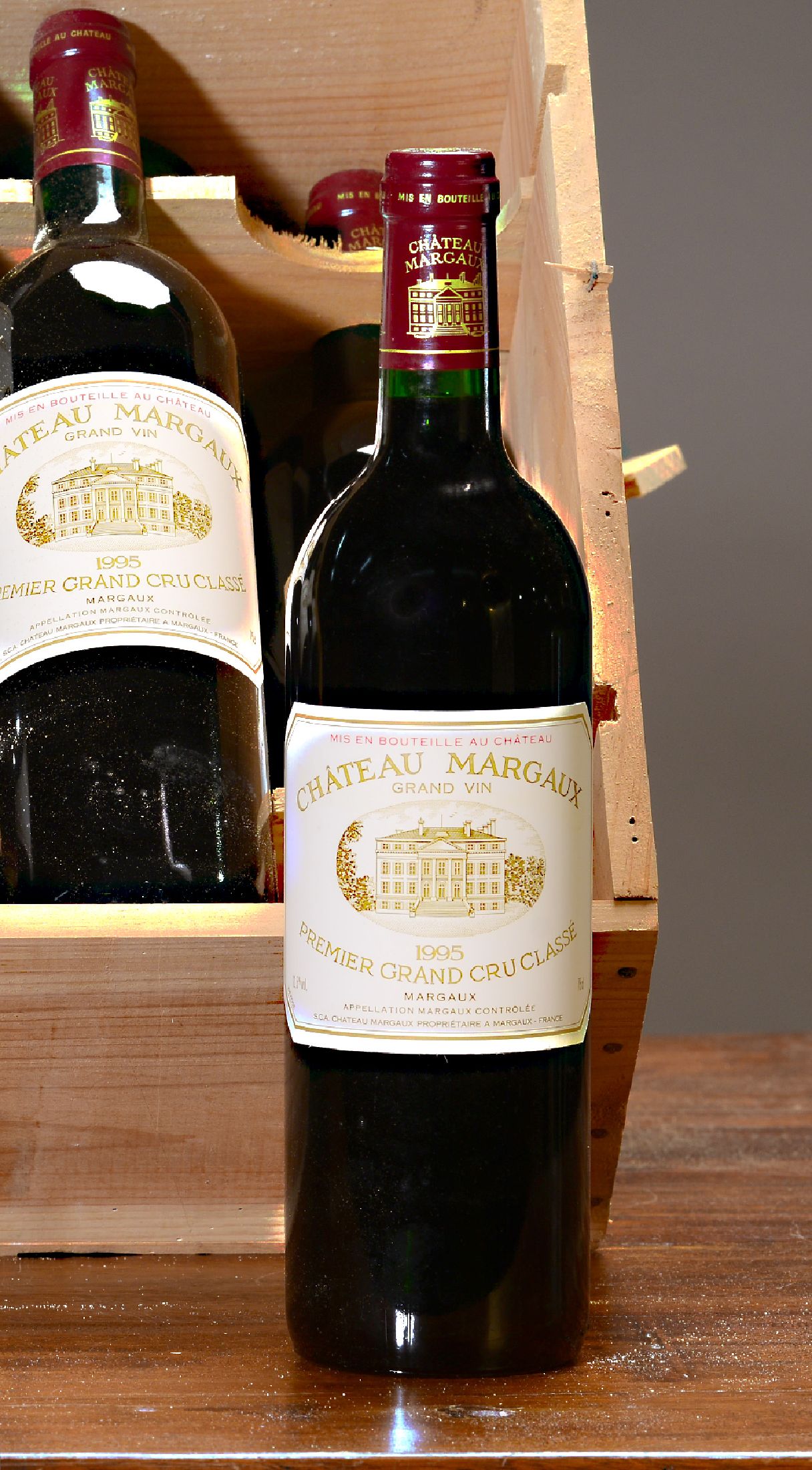 Detail a: 12 Flaschen 1995 Chateau Margaux, premier grand cru, je 75cl, orig. verkorkt und unverkostet, orig. Holzkiste
