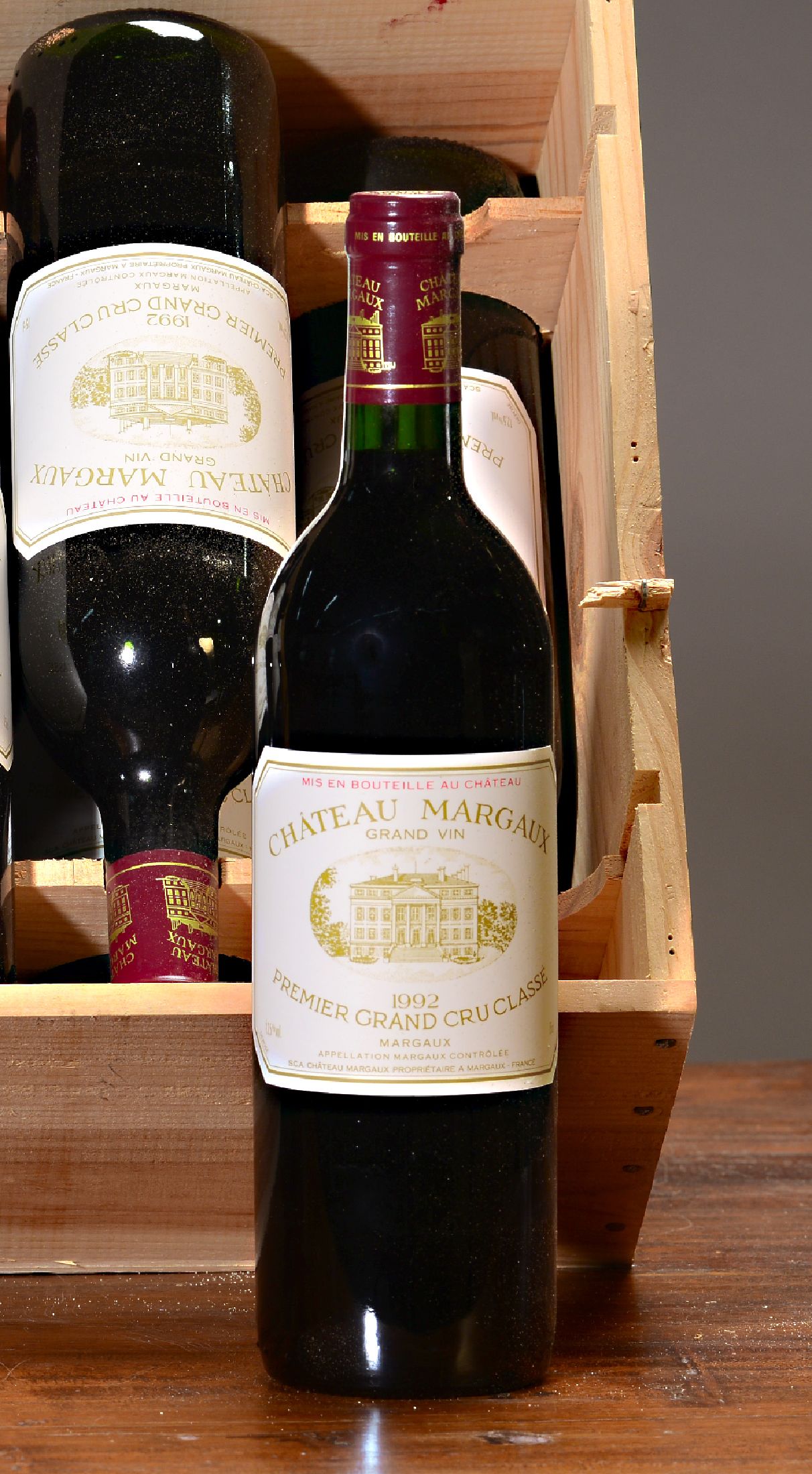Detail a: 12 Flaschen 1992 Chateau Margaux, premier grand cru, je 75cl, orig. verkorkt und unverkostet, orig. Holzkiste