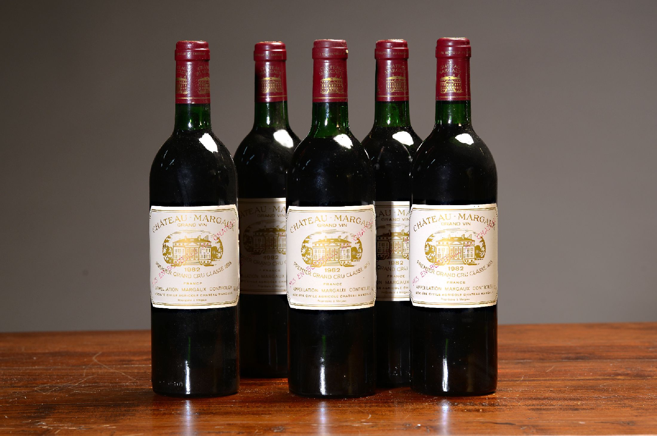 5 Flaschen 1982 Chateau Margaux, premier grand cru, je 75cl, orig. verkorkt und unverkostet, orig. Holzkiste