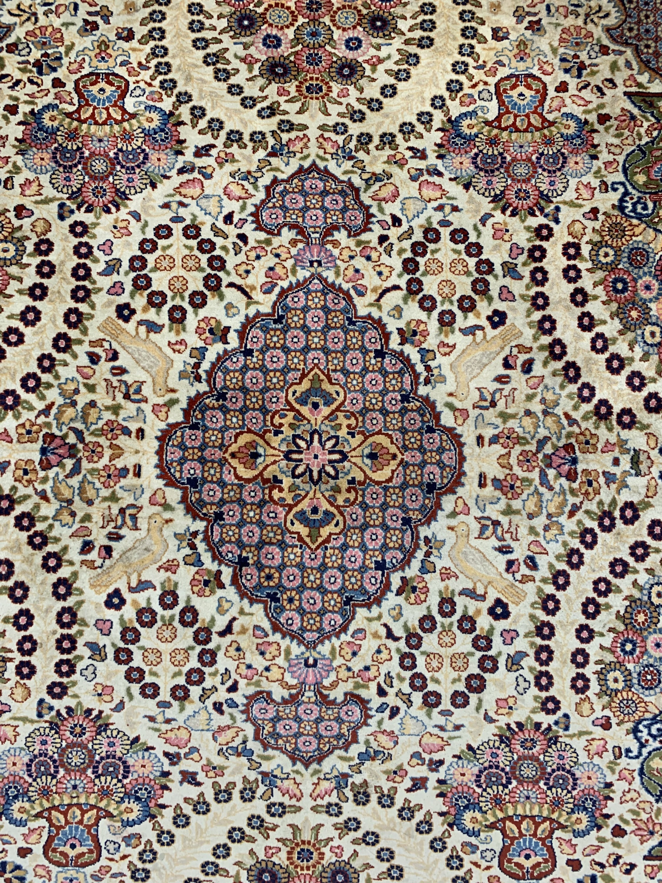 Detail b: Lahor Kork fein, Pakistan, ca. 50 Jahre, Korkwolle auf Baumwolle, ca. 202 x 140 cm, Reinigungsbedürftig, EHZ: 2