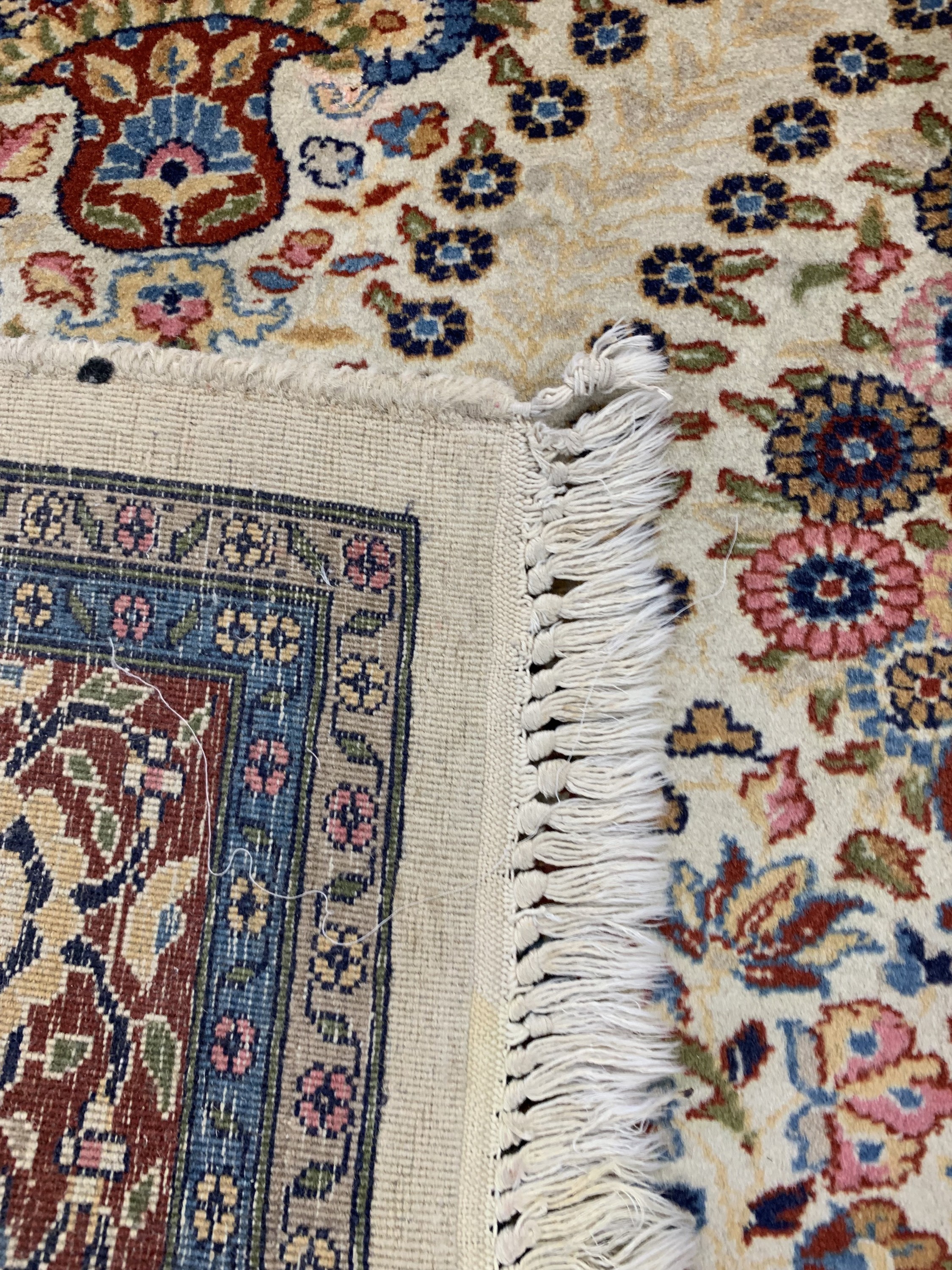 Detail e: Lahor Kork fein, Pakistan, ca. 50 Jahre, Korkwolle auf Baumwolle, ca. 202 x 140 cm, Reinigungsbedürftig, EHZ: 2
