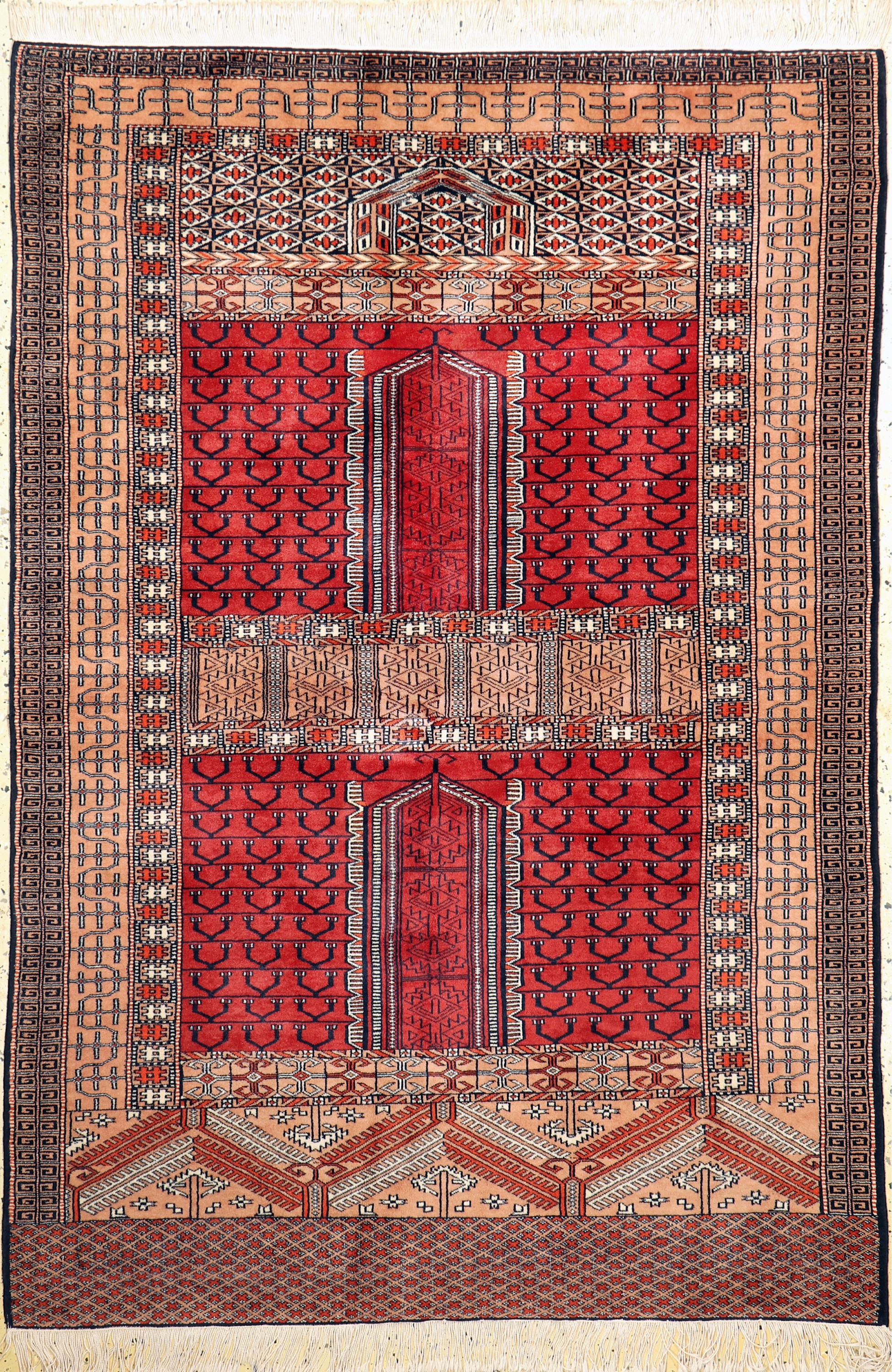 Buchara Engsi, Pakistan, ca. 40 Jahre, Wolle auf Baumwolle, ca. 185 x 128 cm, EHZ: 1-2