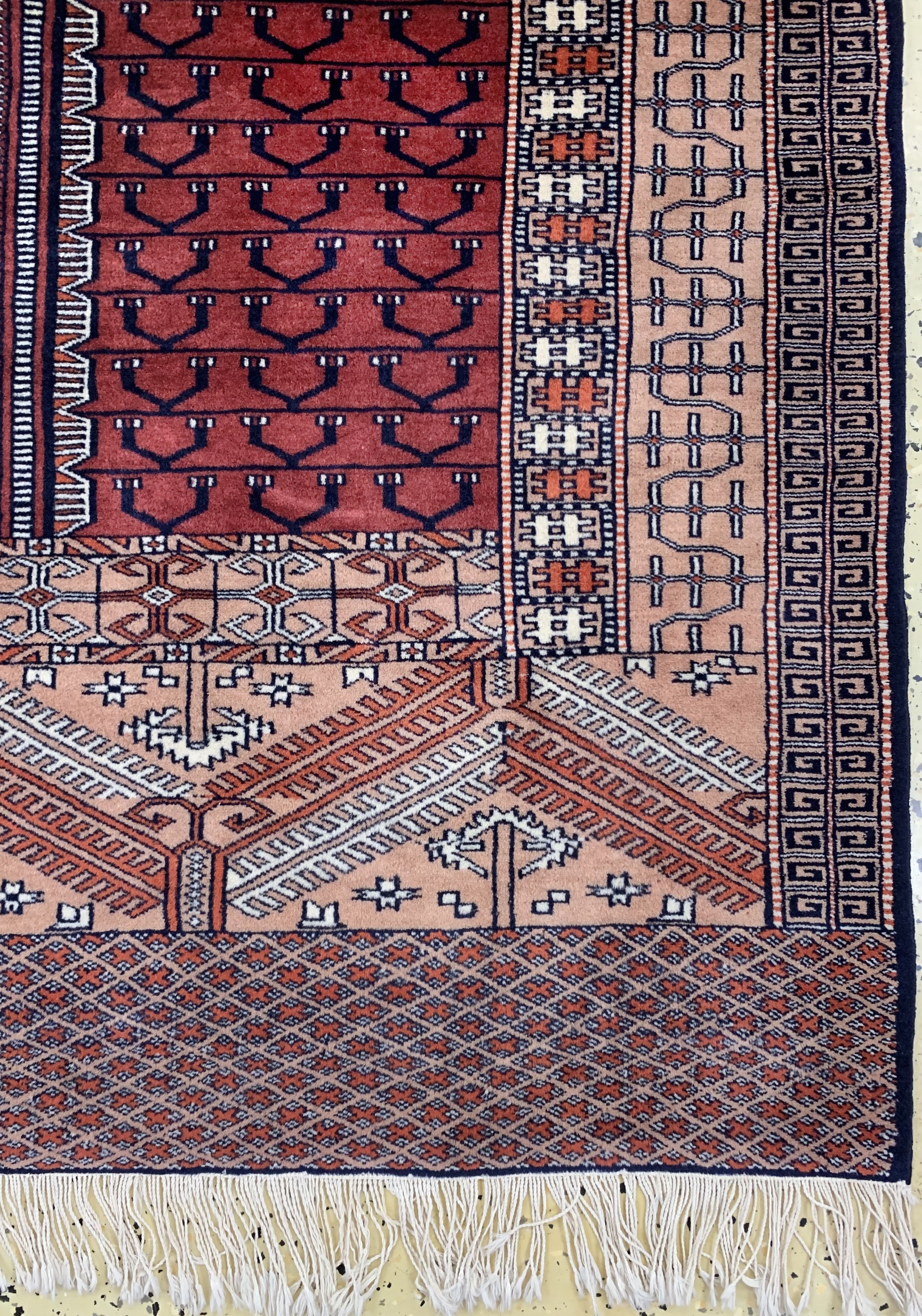 Detail a: Buchara Engsi, Pakistan, ca. 40 Jahre, Wolle auf Baumwolle, ca. 185 x 128 cm, EHZ: 1-2