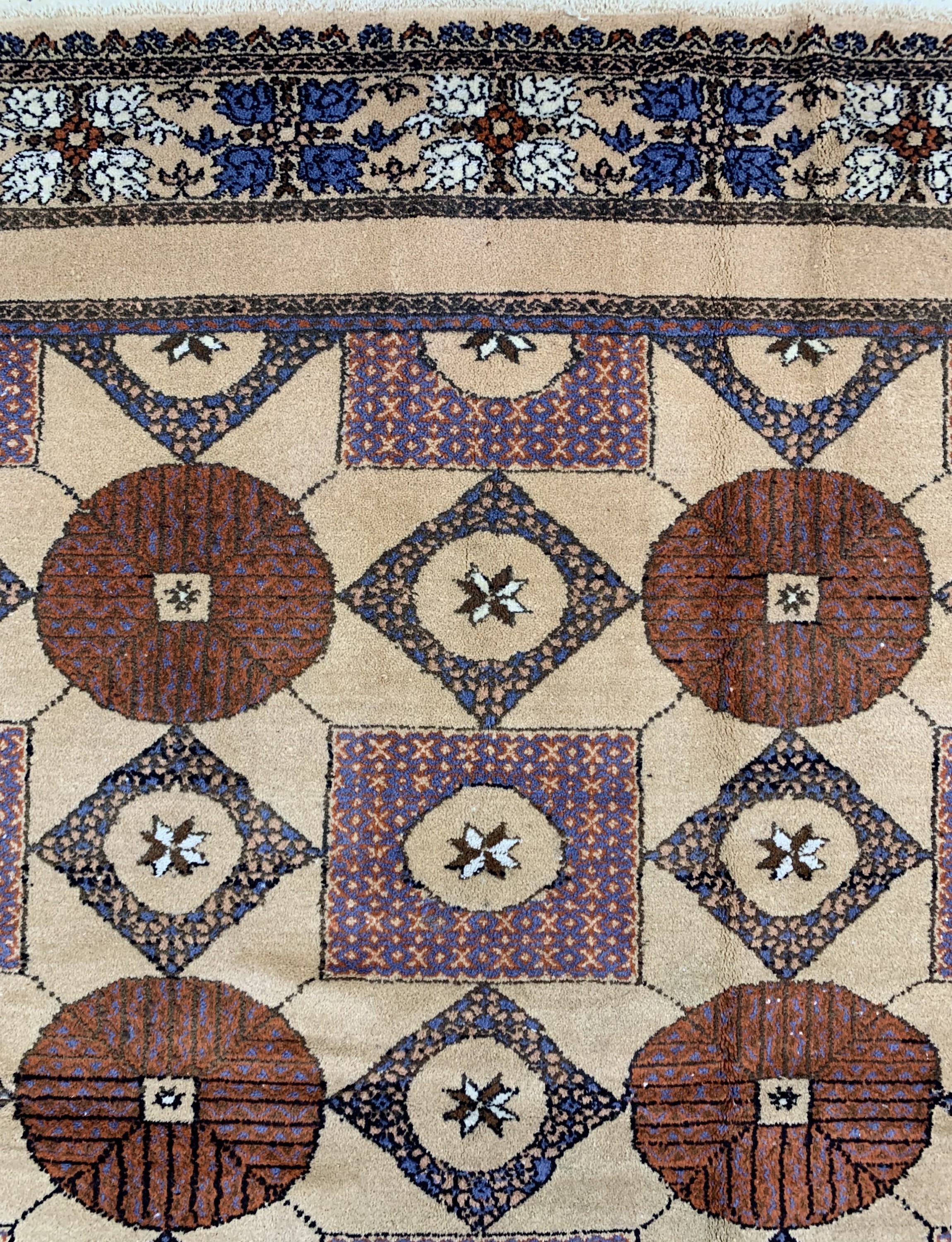 Detail b: Birdjand, Persien, ca. 50 Jahre, Wolle auf Baumwolle, ca. 193 x 177 cm, EHZ: 2(Abrasch)