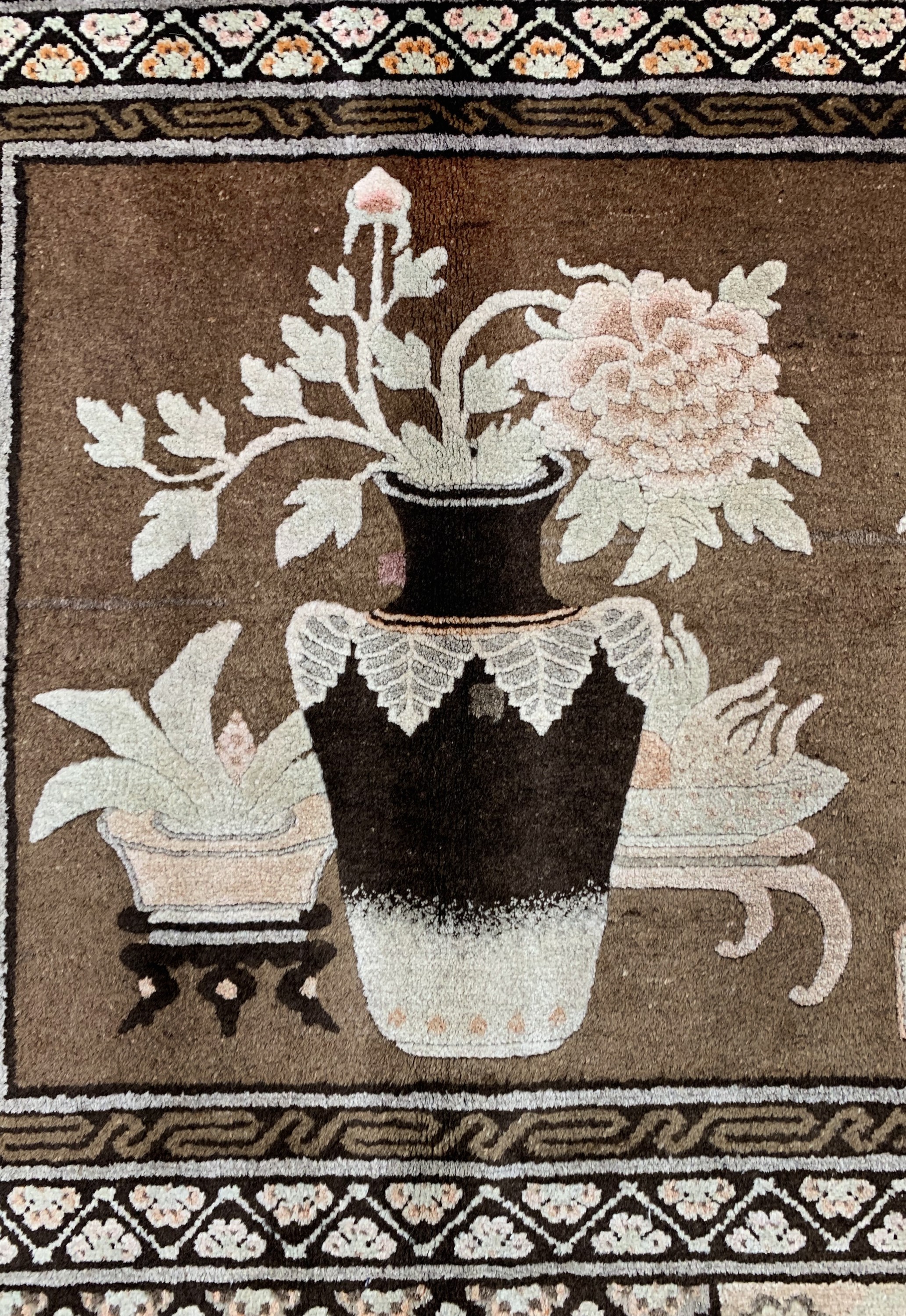 Detail c: Pao Tow antik, China, um 1900, Wolle auf Baumwolle, ca. 200 x 130 cm, EHZ: 2, (kleine Restaurierungen)