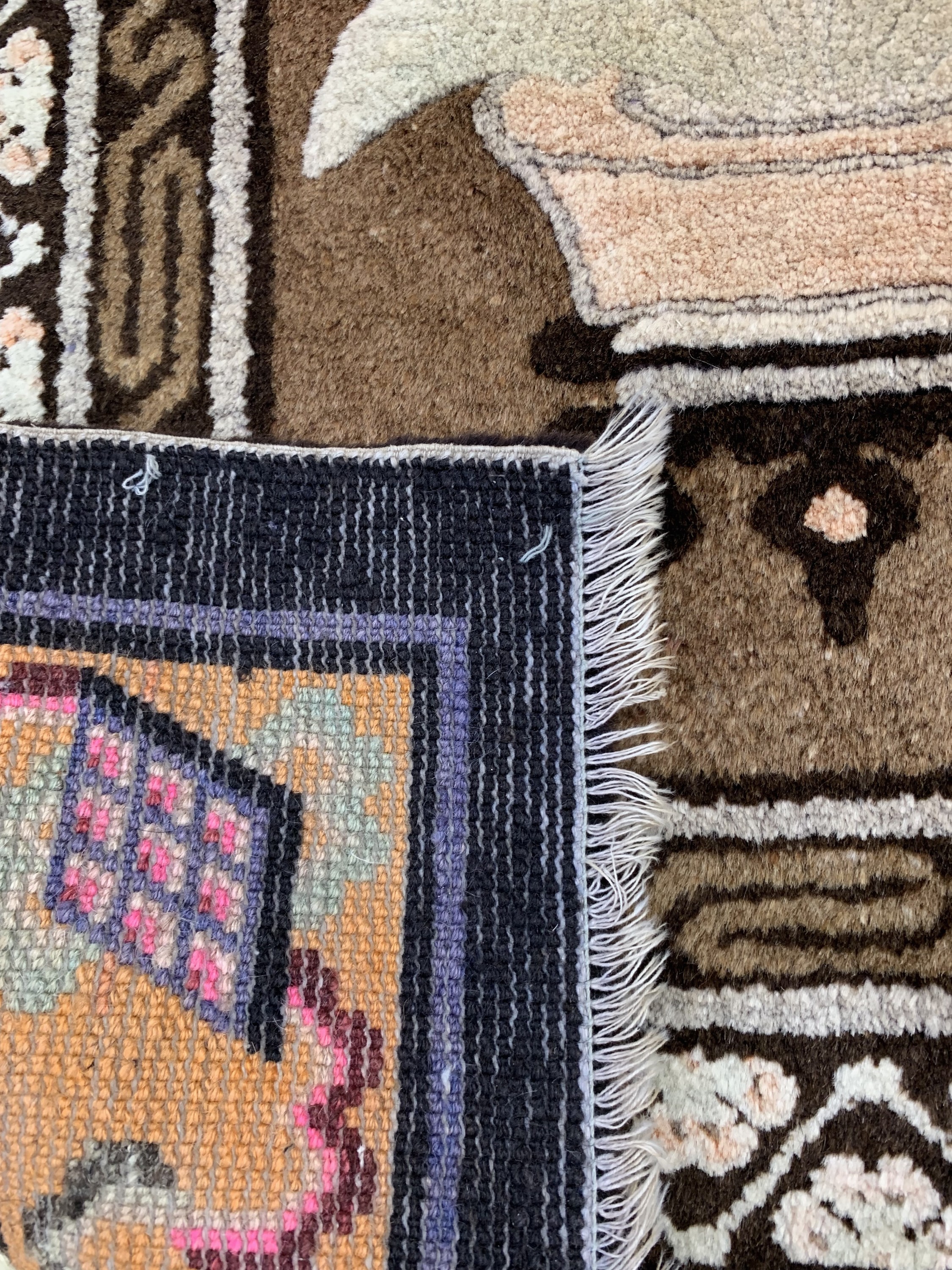 Detail e: Pao Tow antik, China, um 1900, Wolle auf Baumwolle, ca. 200 x 130 cm, EHZ: 2, (kleine Restaurierungen)