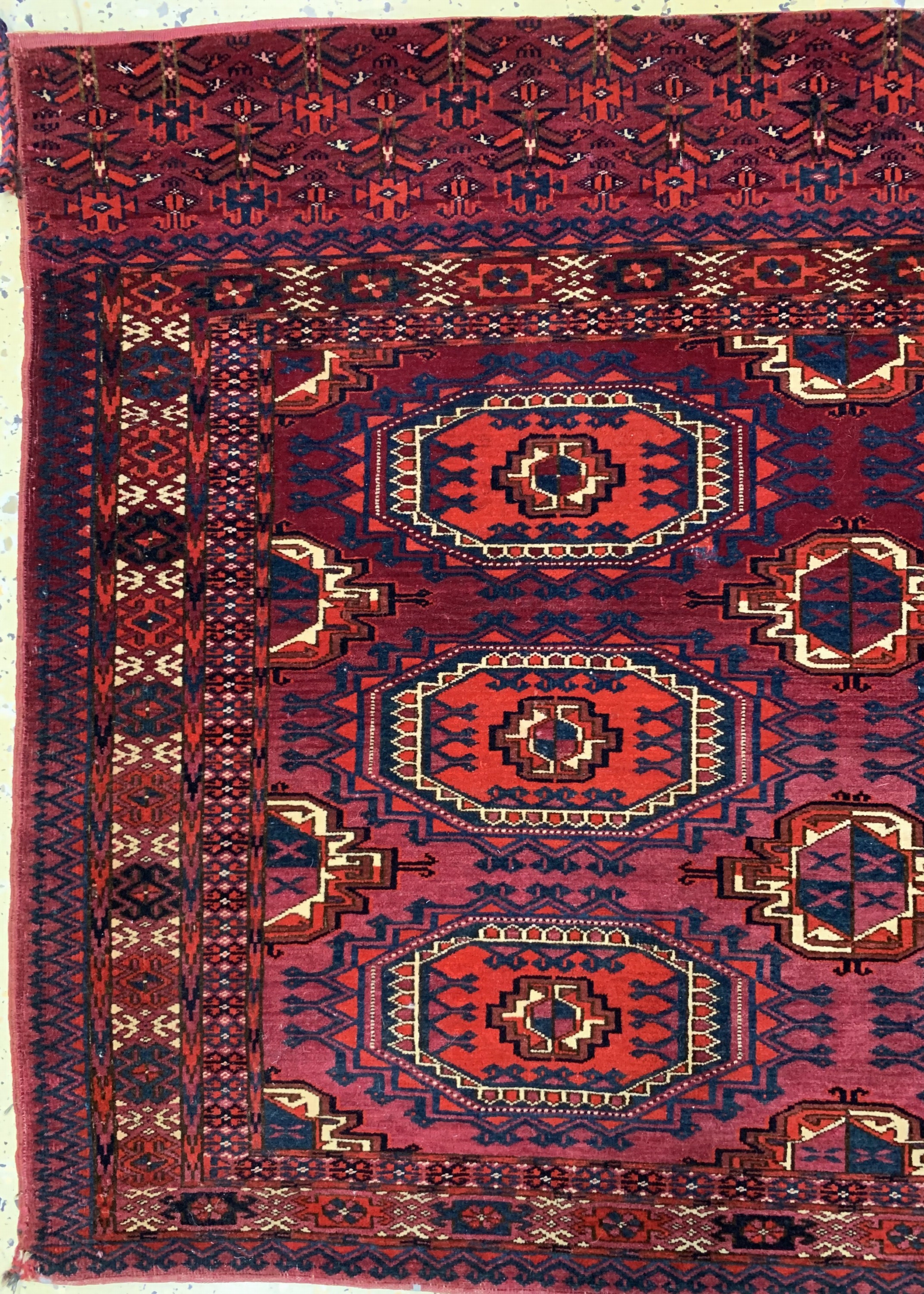 Detail c: Antiker Tekke Tschowal, Turkmenistan, um 1900, Wolle auf Wolle, ca. 146 x 85 cm, EHZ: 2-3