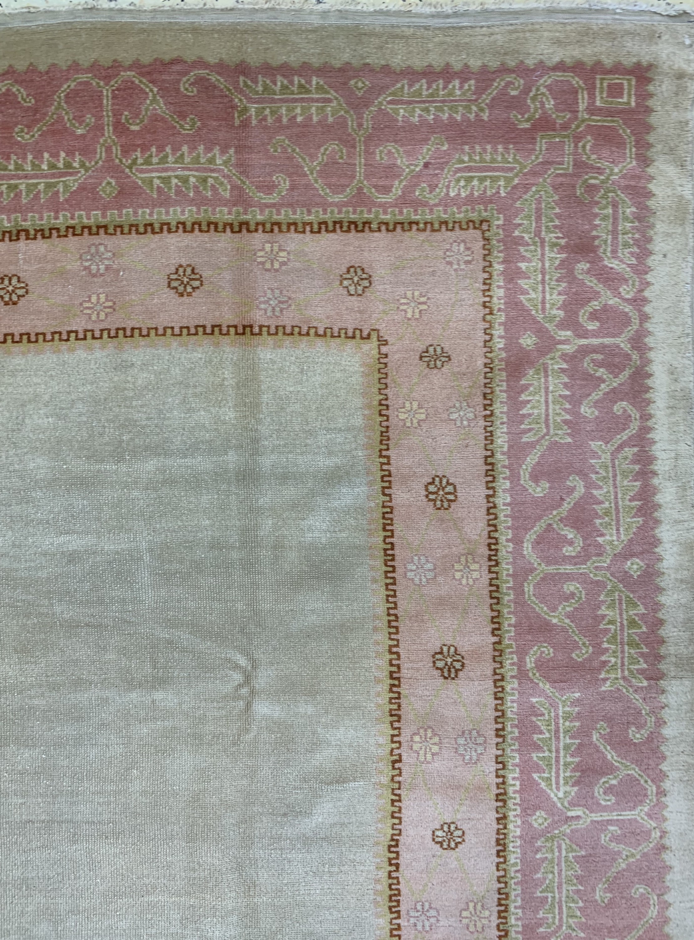 Detail d: Antiker Uschak, Türkei, um 1900, Wolle auf Baumwolle, ca. 445 x 350 cm, EHZ: 3(Fleckig)