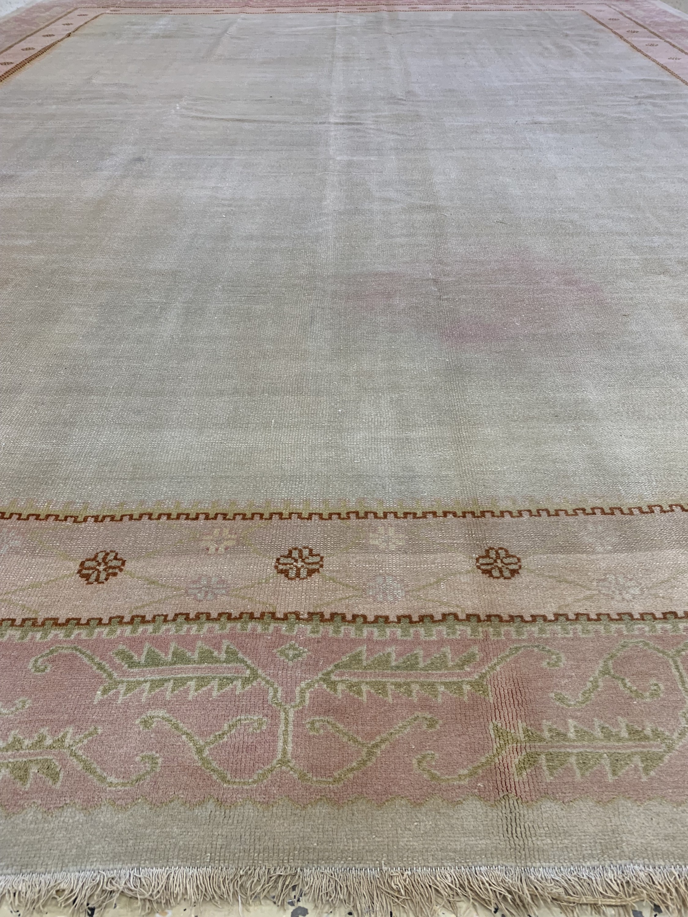 Detail e: Antiker Uschak, Türkei, um 1900, Wolle auf Baumwolle, ca. 445 x 350 cm, EHZ: 3(Fleckig)