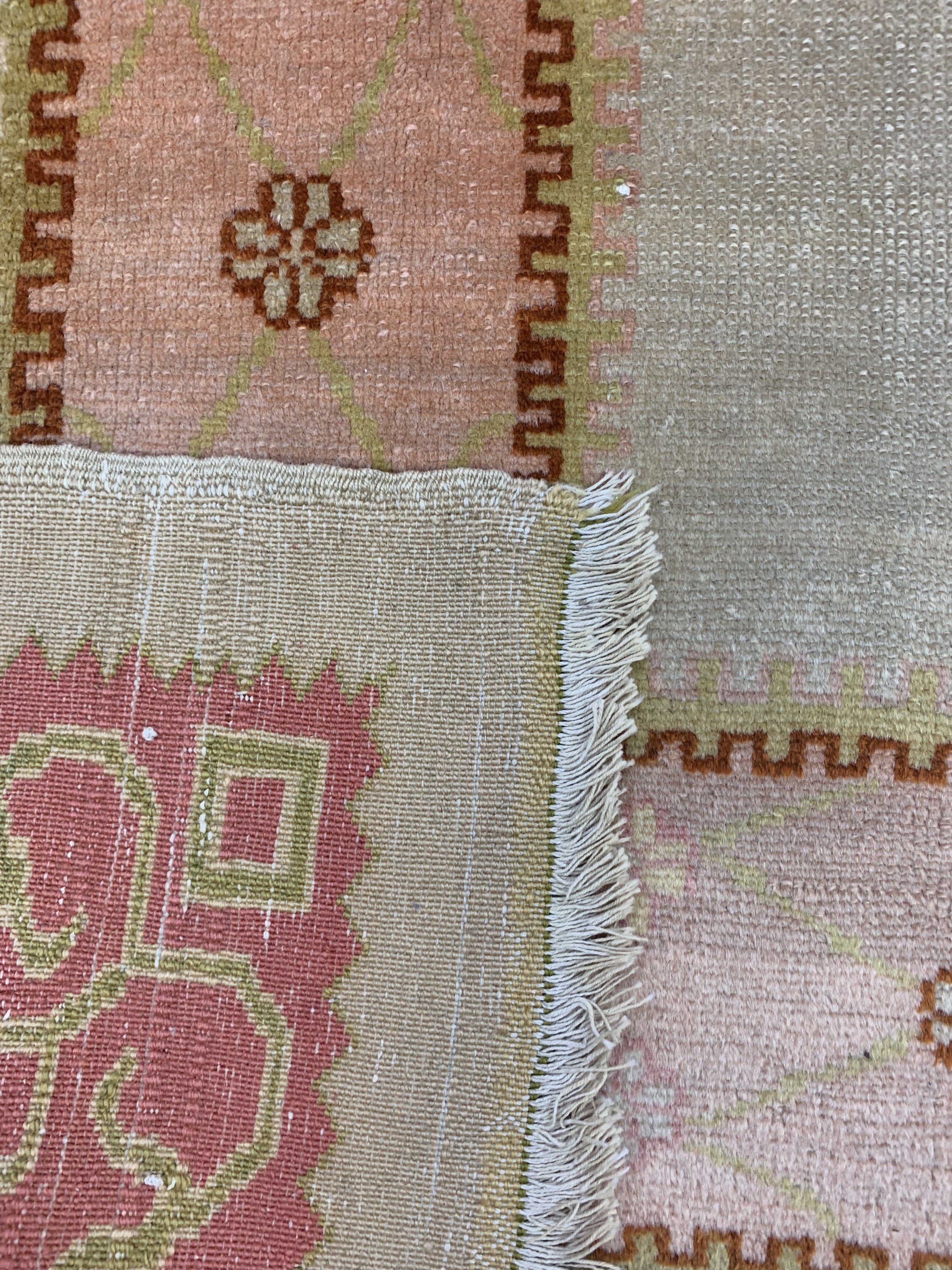 Detail f: Antiker Uschak, Türkei, um 1900, Wolle auf Baumwolle, ca. 445 x 350 cm, EHZ: 3(Fleckig)