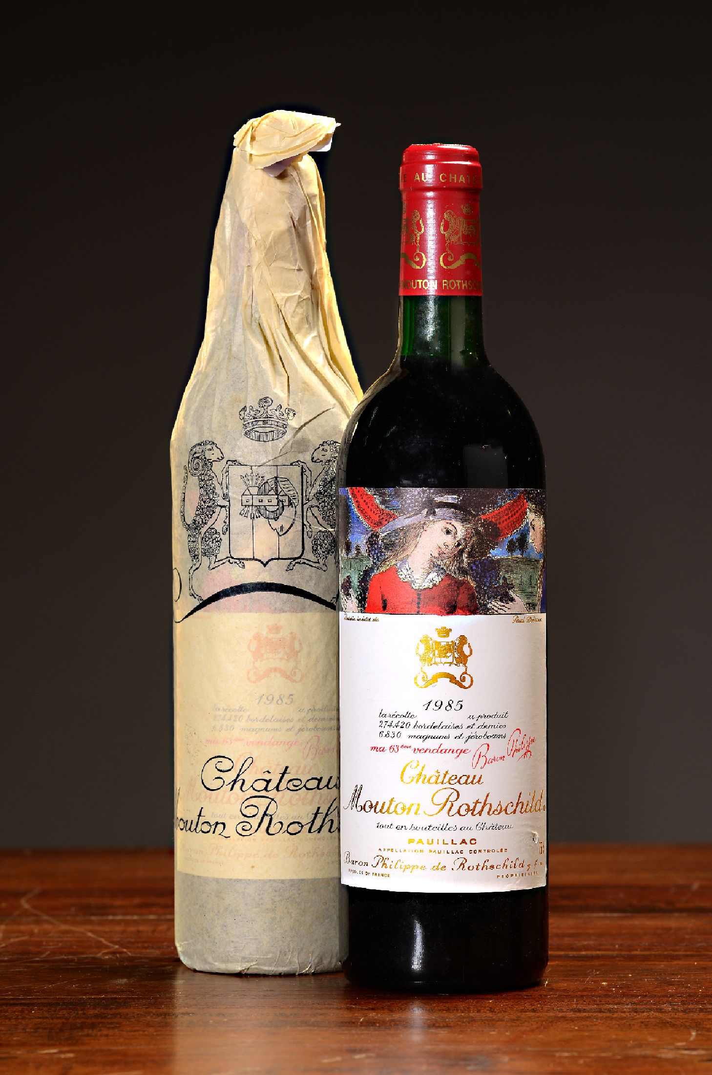 Detail a: 2 Flaschen 1985 Chateau Mouton Rothschild, Paulliac, premier grand cru classé, mit Künstleretikett von Marc Chagall, 75cl, orig. verkorkt und ...