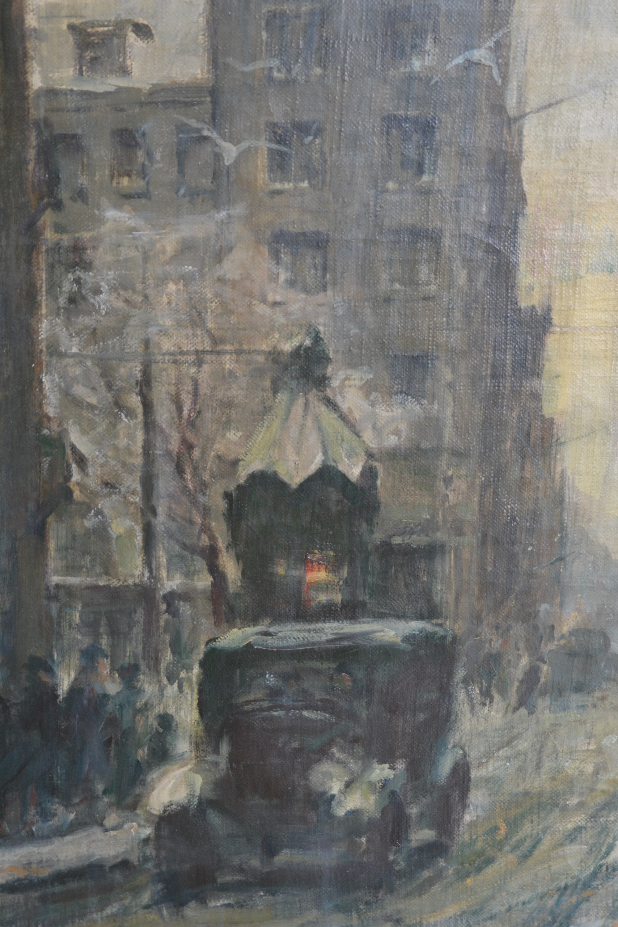 Detail c: Unbekannter Künstler der 1920er Jahre, Straßenszene im Schnee, wohl Paris, vielfigurige Szene mit Menschen auf den Gehwegen, Auto und Kiosk, ...