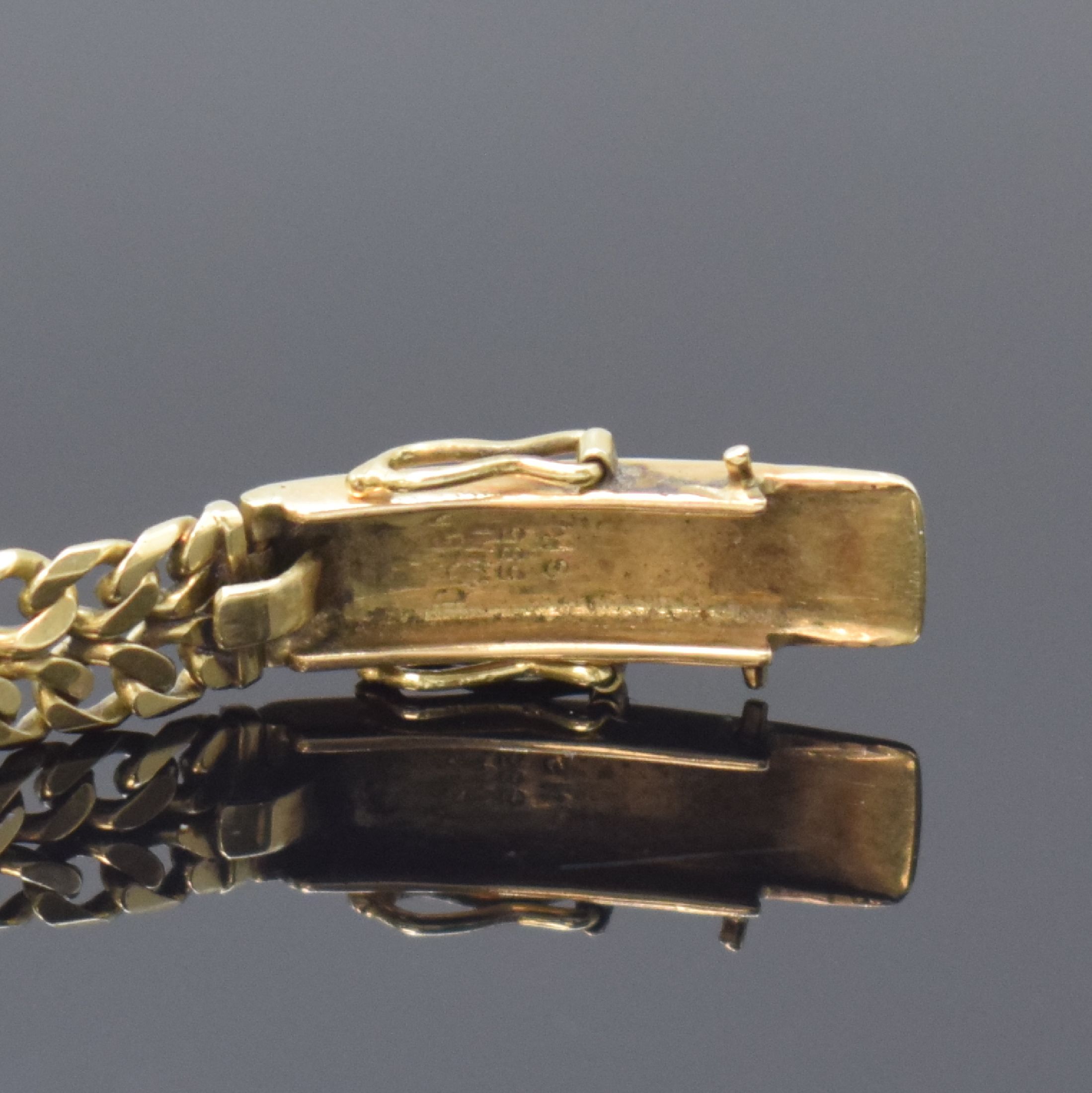 Detail b: IWC rechteckige Damenarmbanduhr am späteren Goldband in GG 585/000, Schweiz um 1930, Handaufzug, Scharniergeh. m. Drahtanstößen, gold. Zifferbl. ...