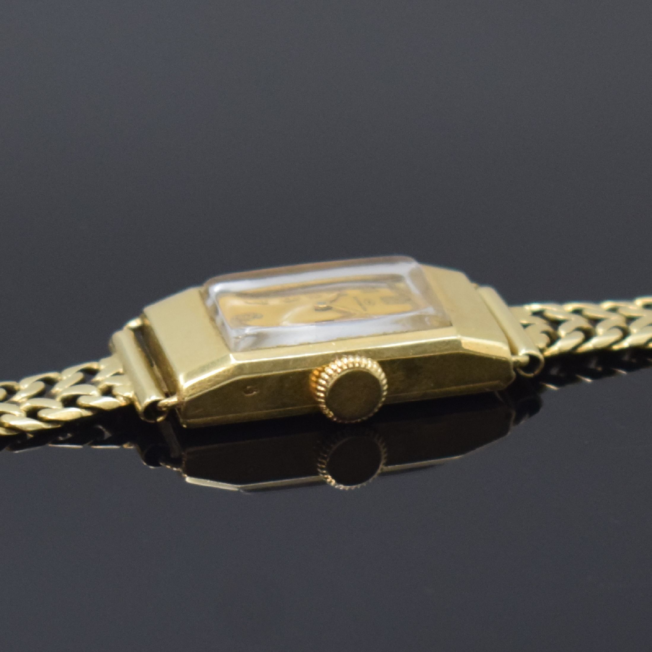 Detail c: IWC rechteckige Damenarmbanduhr am späteren Goldband in GG 585/000, Schweiz um 1930, Handaufzug, Scharniergeh. m. Drahtanstößen, gold. Zifferbl. ...