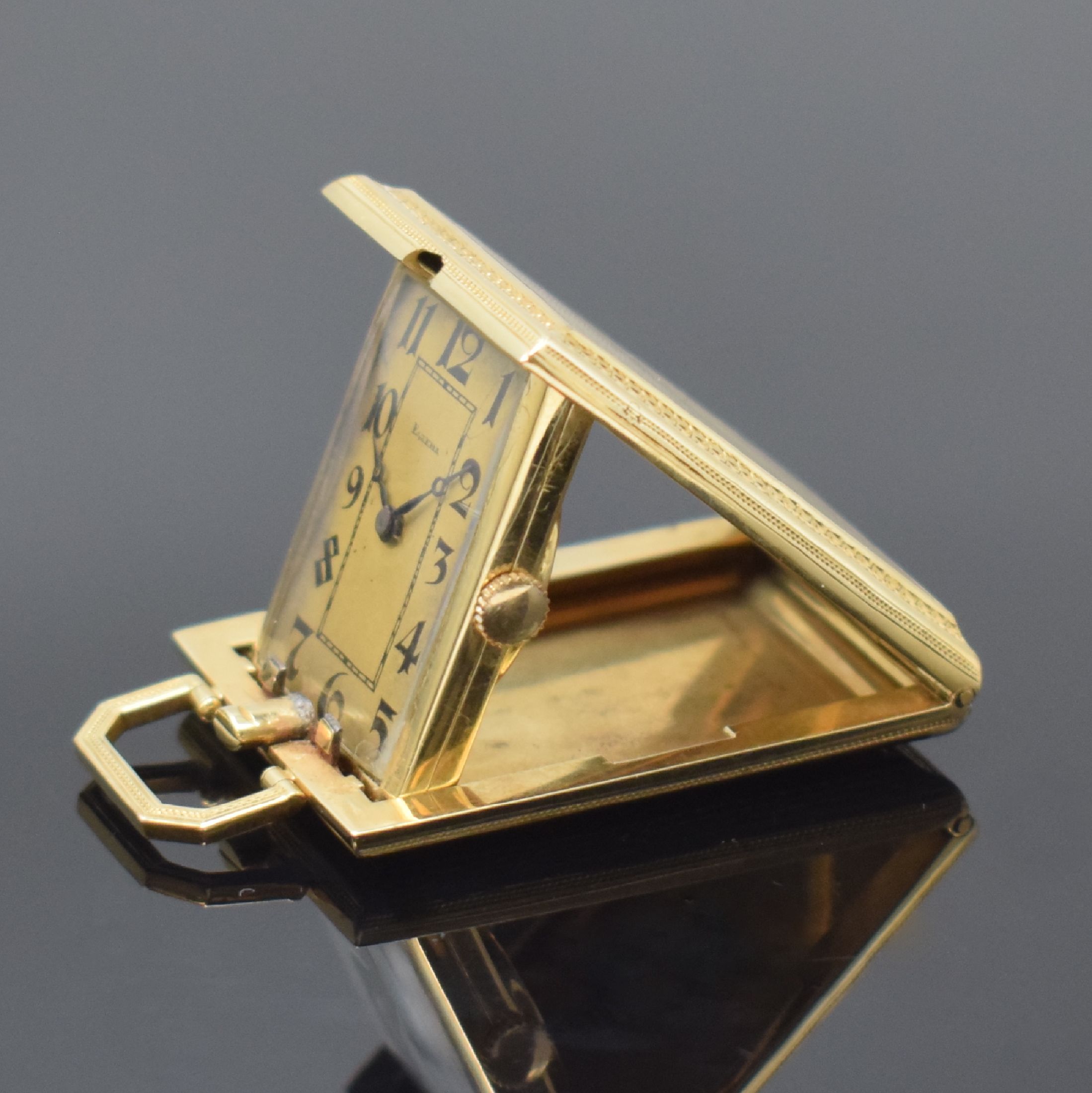 Detail c: ESZEHA ausgefallenes Reiseührchen in GG 585/000, Deutschland/Schweiz um 1920, Handaufzug, fein guill., rechteck. Geh., über Drücker zu öffnen, ...