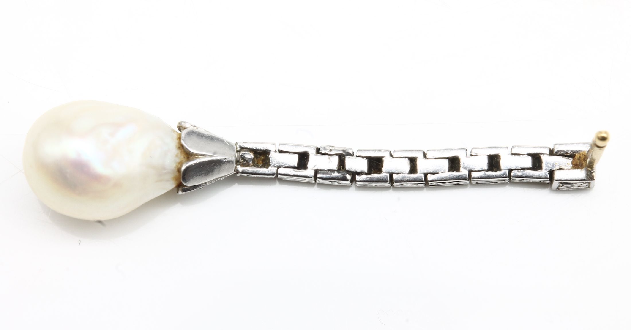 Detail b: Paar 18 kt Gold Zuchtperl-Diamant Ohrgehänge, 1930er Jahre, GG/WG 750/000, 30 Altschliff-Diam. zus. ca. 0.60 ct Weiß-l. get. Weiß/si- p 1, 2 ...